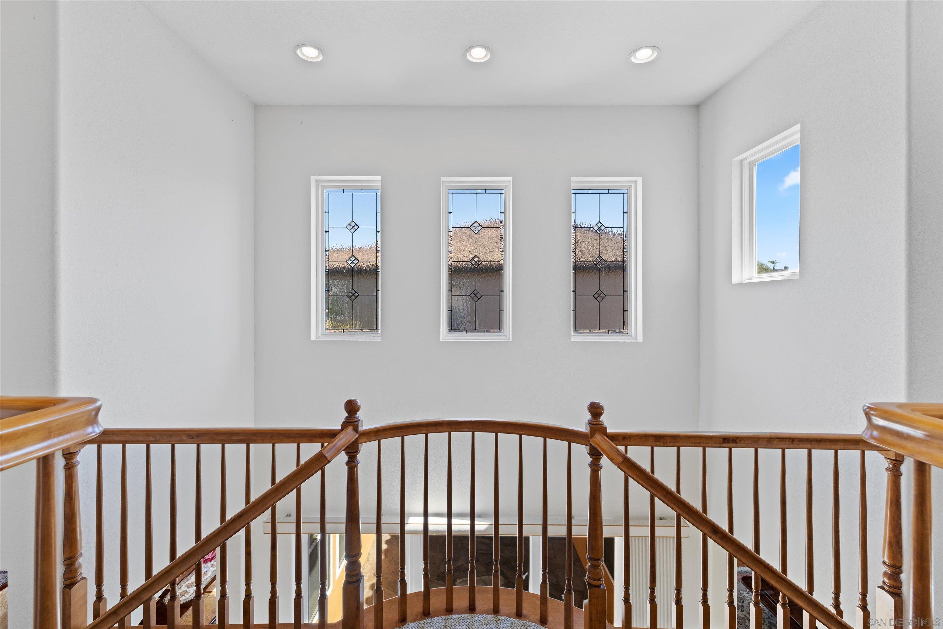 Detail Gallery Image 17 of 48 For 3971  via Cangrejo, San Diego,  CA 92130 - 4 Beds | 3 Baths