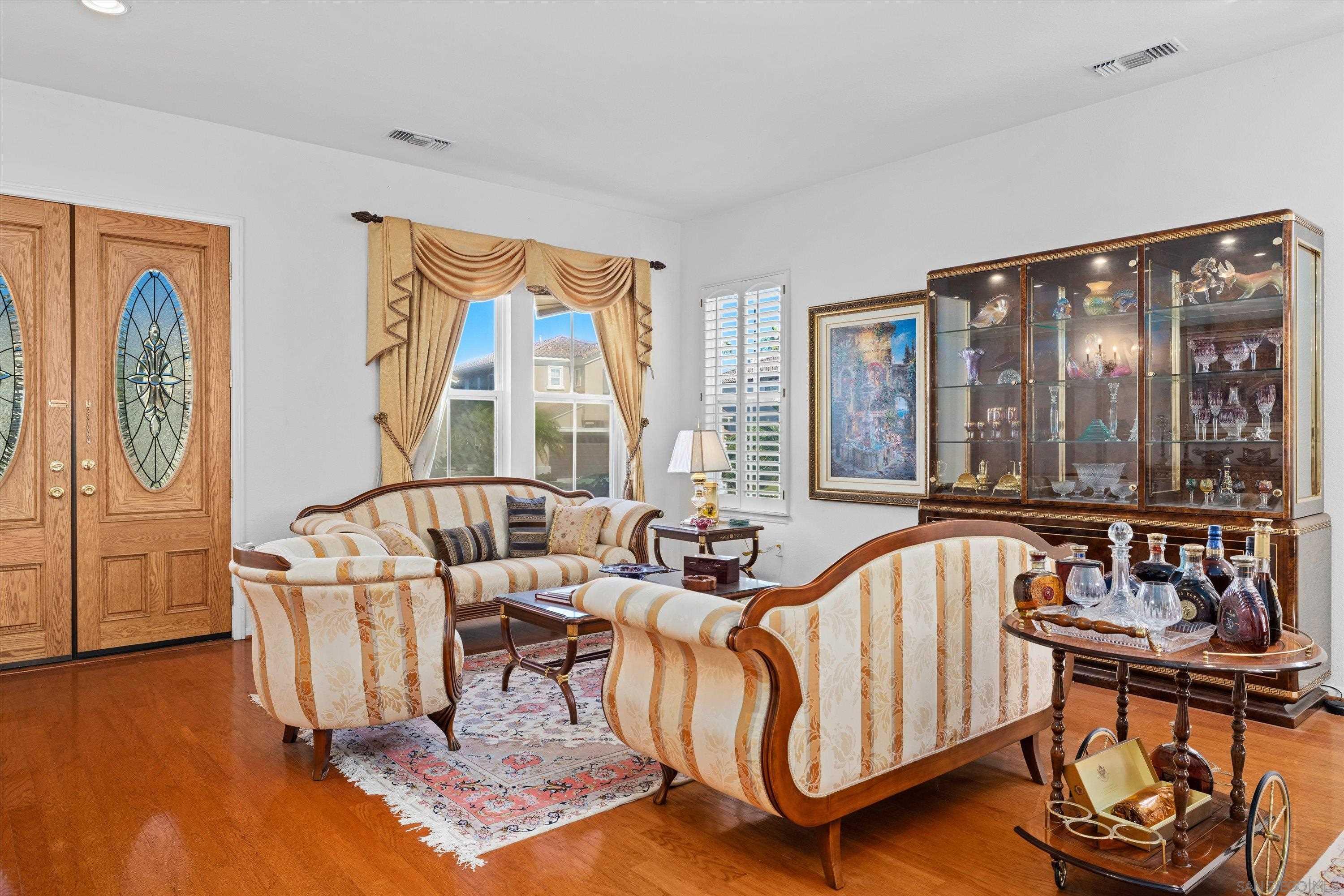 Detail Gallery Image 3 of 48 For 3971  via Cangrejo, San Diego,  CA 92130 - 4 Beds | 3 Baths