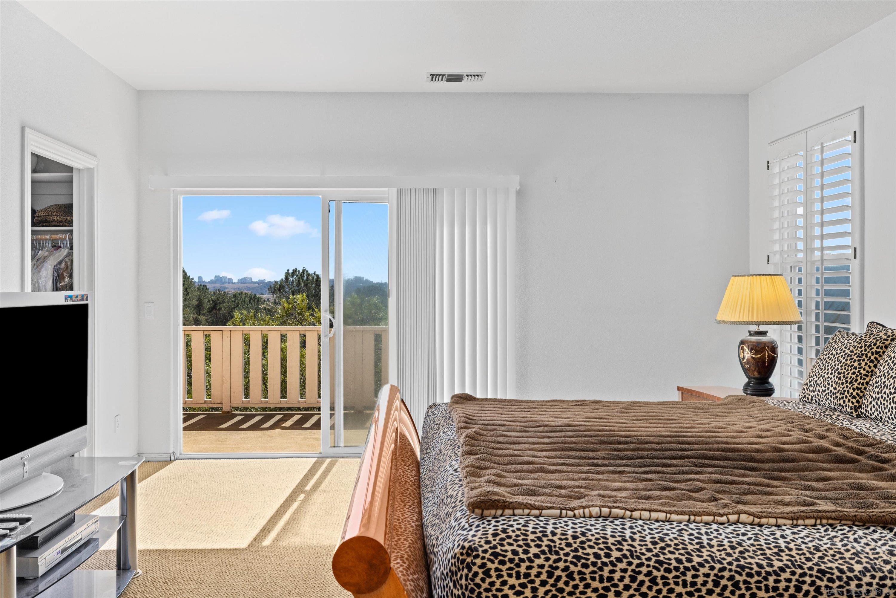 Detail Gallery Image 21 of 48 For 3971  via Cangrejo, San Diego,  CA 92130 - 4 Beds | 3 Baths