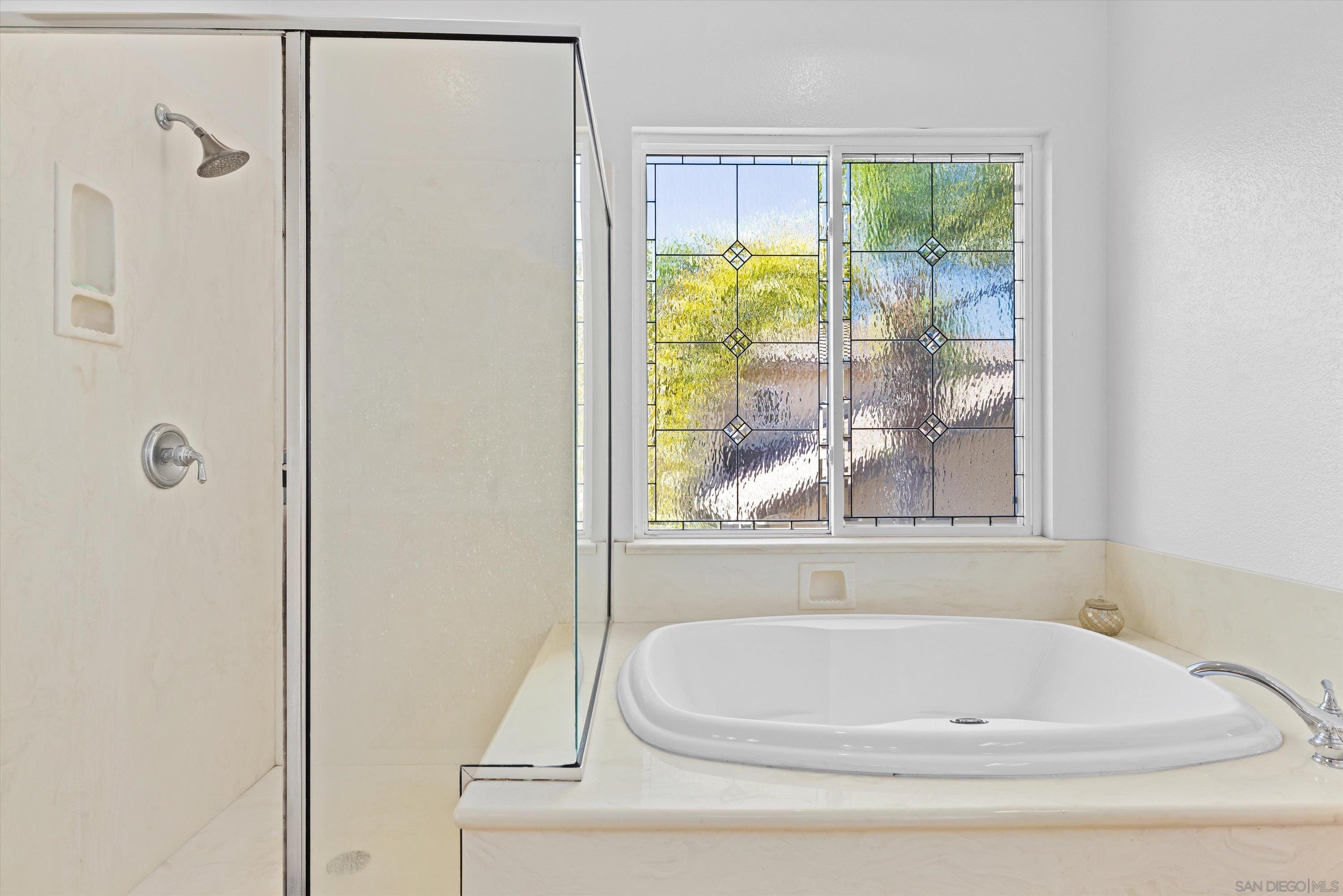 Detail Gallery Image 25 of 48 For 3971  via Cangrejo, San Diego,  CA 92130 - 4 Beds | 3 Baths