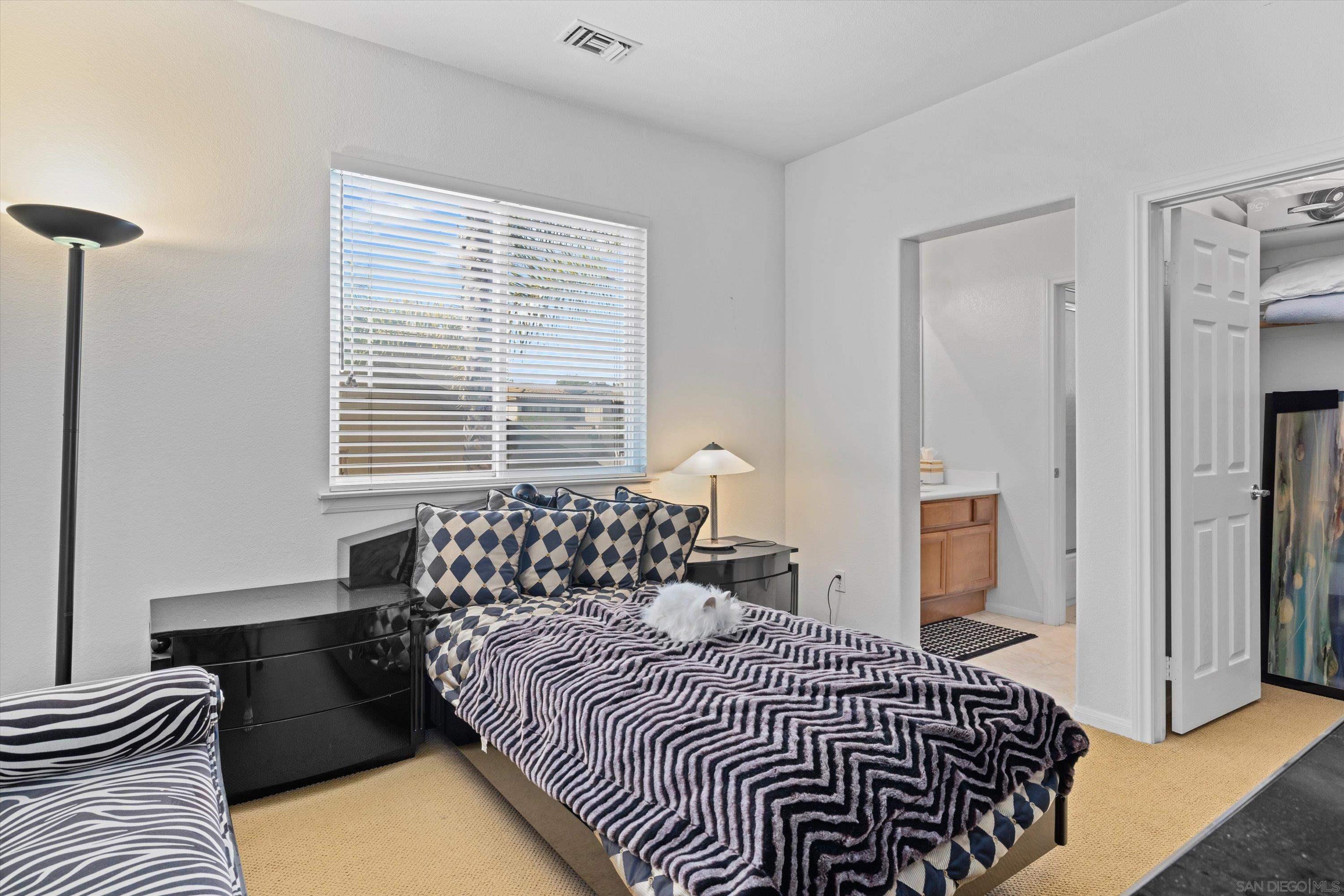 Detail Gallery Image 28 of 48 For 3971  via Cangrejo, San Diego,  CA 92130 - 4 Beds | 3 Baths