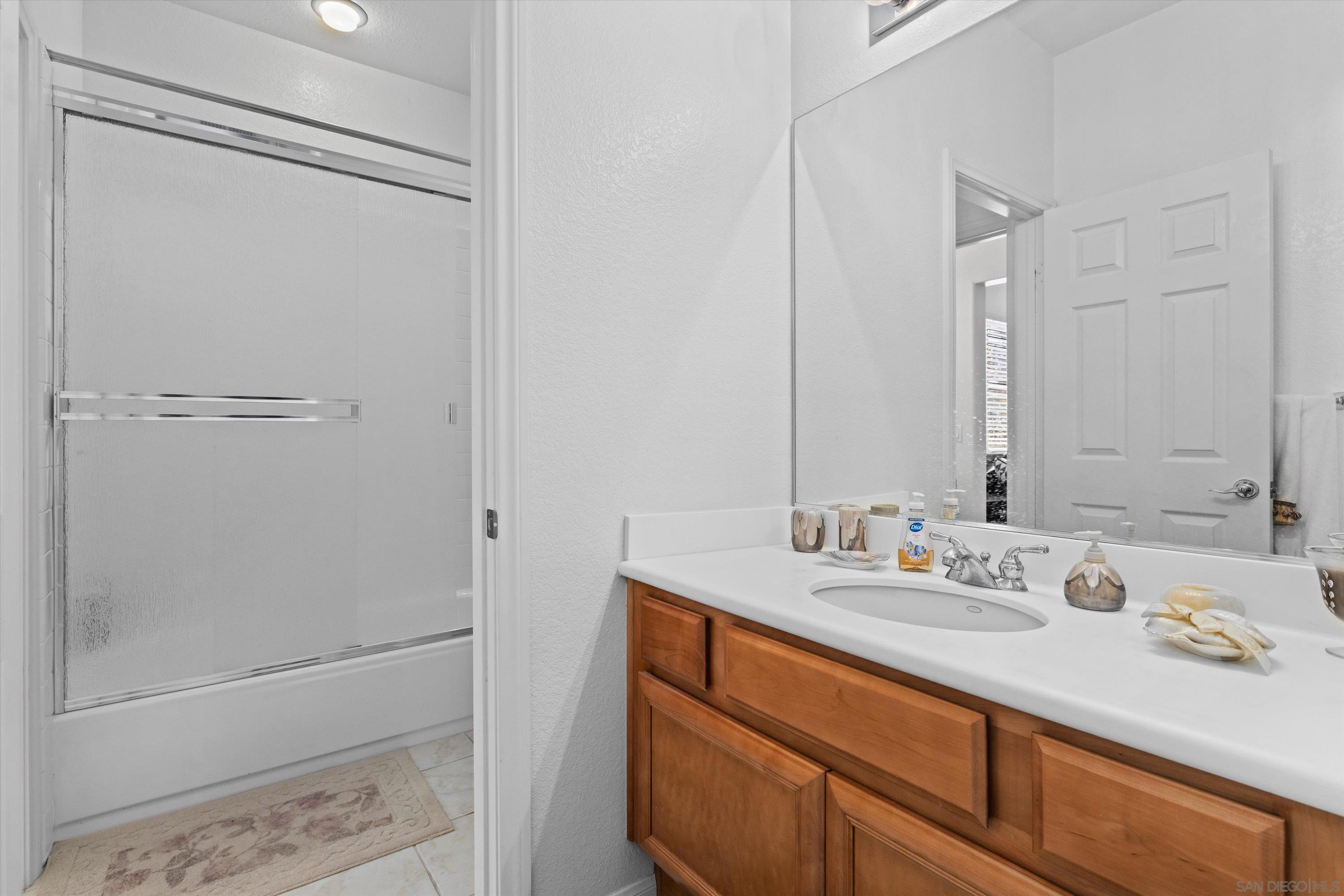 Detail Gallery Image 33 of 48 For 3971  via Cangrejo, San Diego,  CA 92130 - 4 Beds | 3 Baths