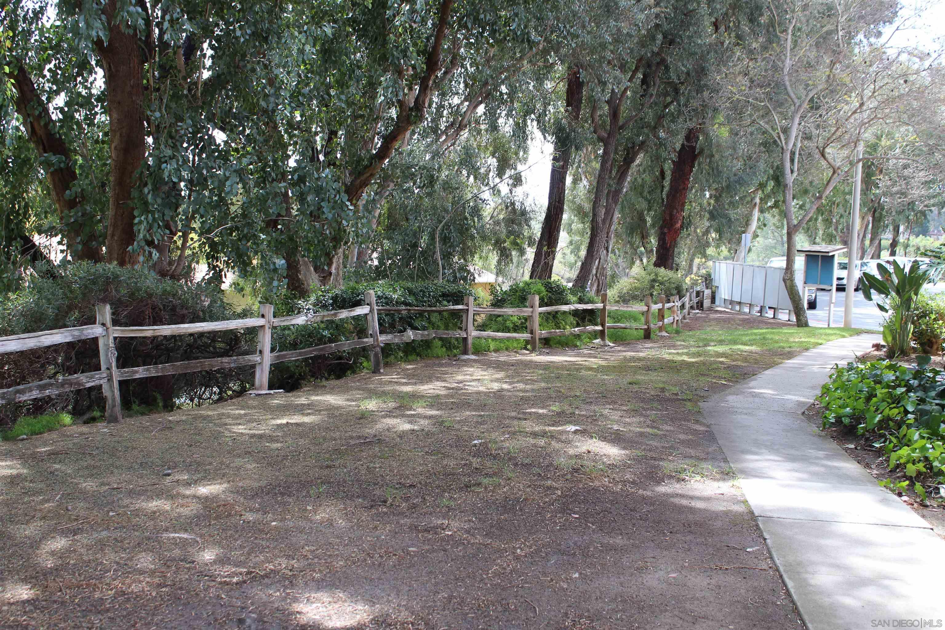 Detail Gallery Image 2 of 16 For 13754  Caminito Vizzini, San Diego,  CA 92129 - 3 Beds | 1/1 Baths