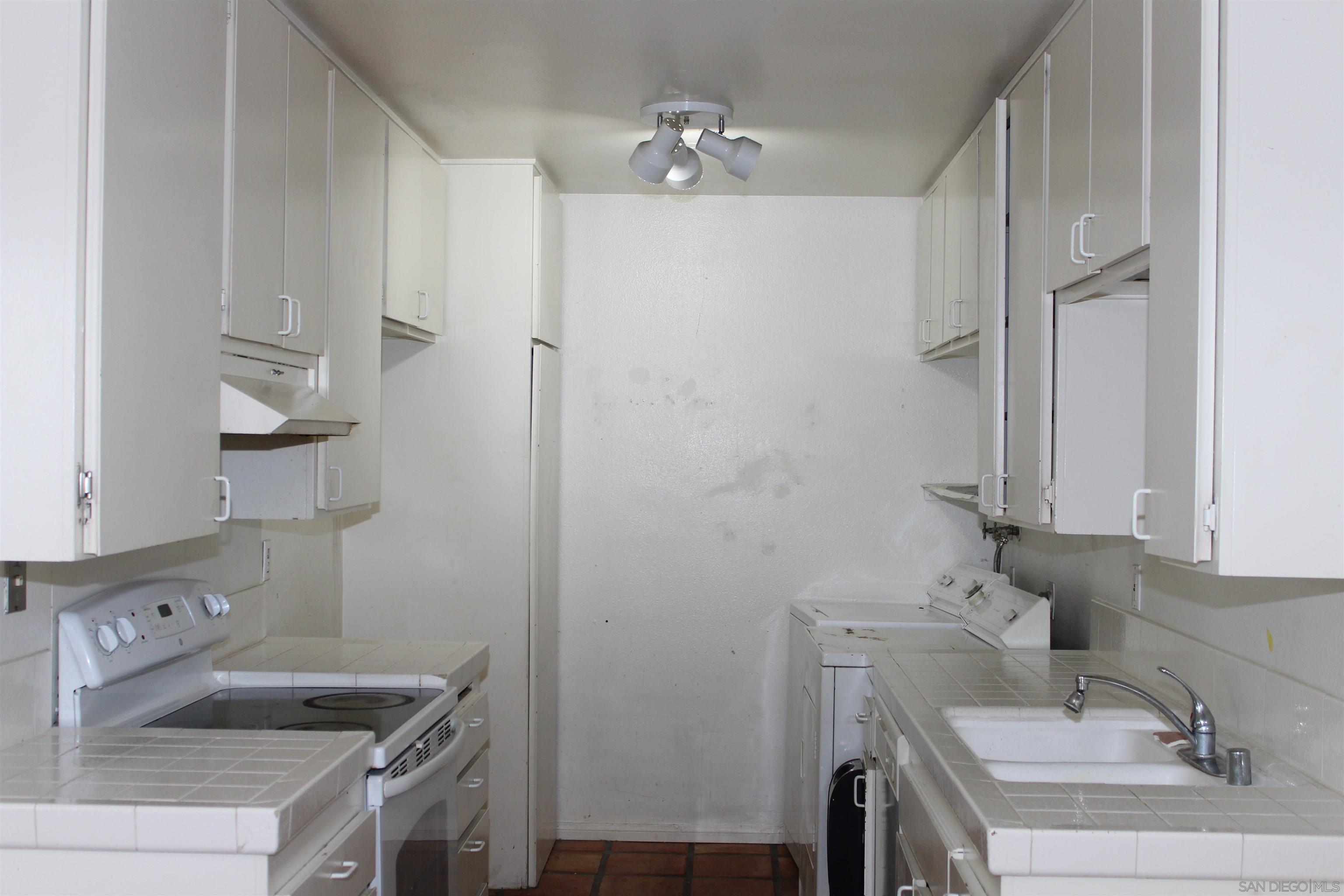 Detail Gallery Image 14 of 16 For 13754  Caminito Vizzini, San Diego,  CA 92129 - 3 Beds | 1/1 Baths