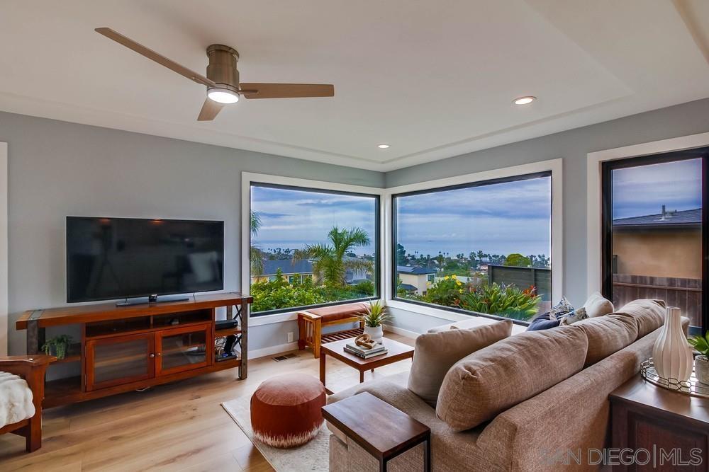 Detail Gallery Image 5 of 47 For 4468  Bermuda Avenue, San Diego,  CA 92107 - 2 Beds | 1 Baths