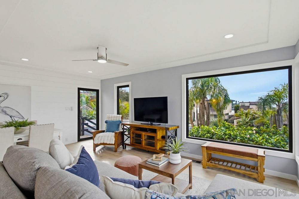 Detail Gallery Image 9 of 47 For 4468  Bermuda Avenue, San Diego,  CA 92107 - 2 Beds | 1 Baths