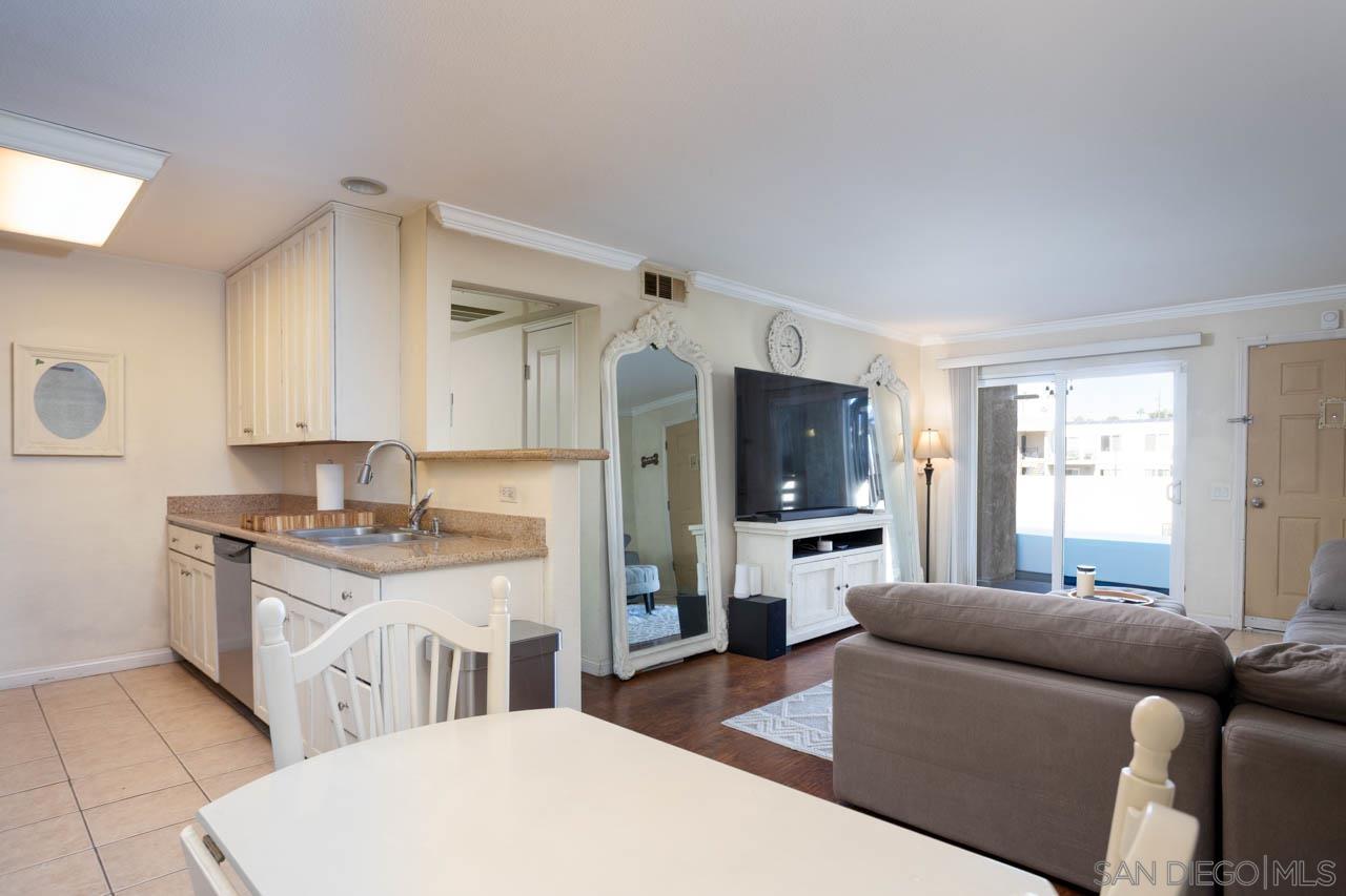 Detail Gallery Image 2 of 27 For 180  Chambers St  #4,  El Cajon,  CA 92020 - 2 Beds | 2 Baths