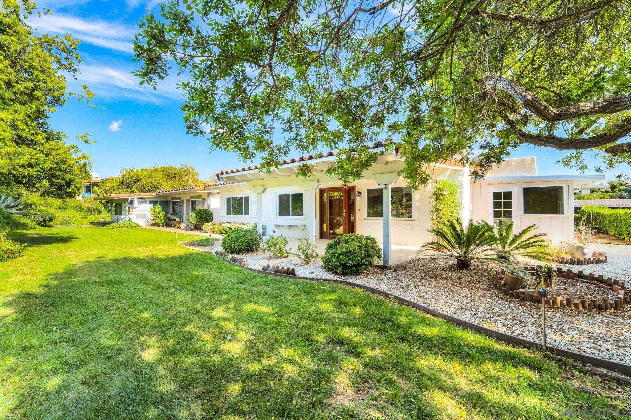 Detail Gallery Image 2 of 35 For 12424  Rios Road, San Diego,  CA 92128 - 2 Beds | 2 Baths