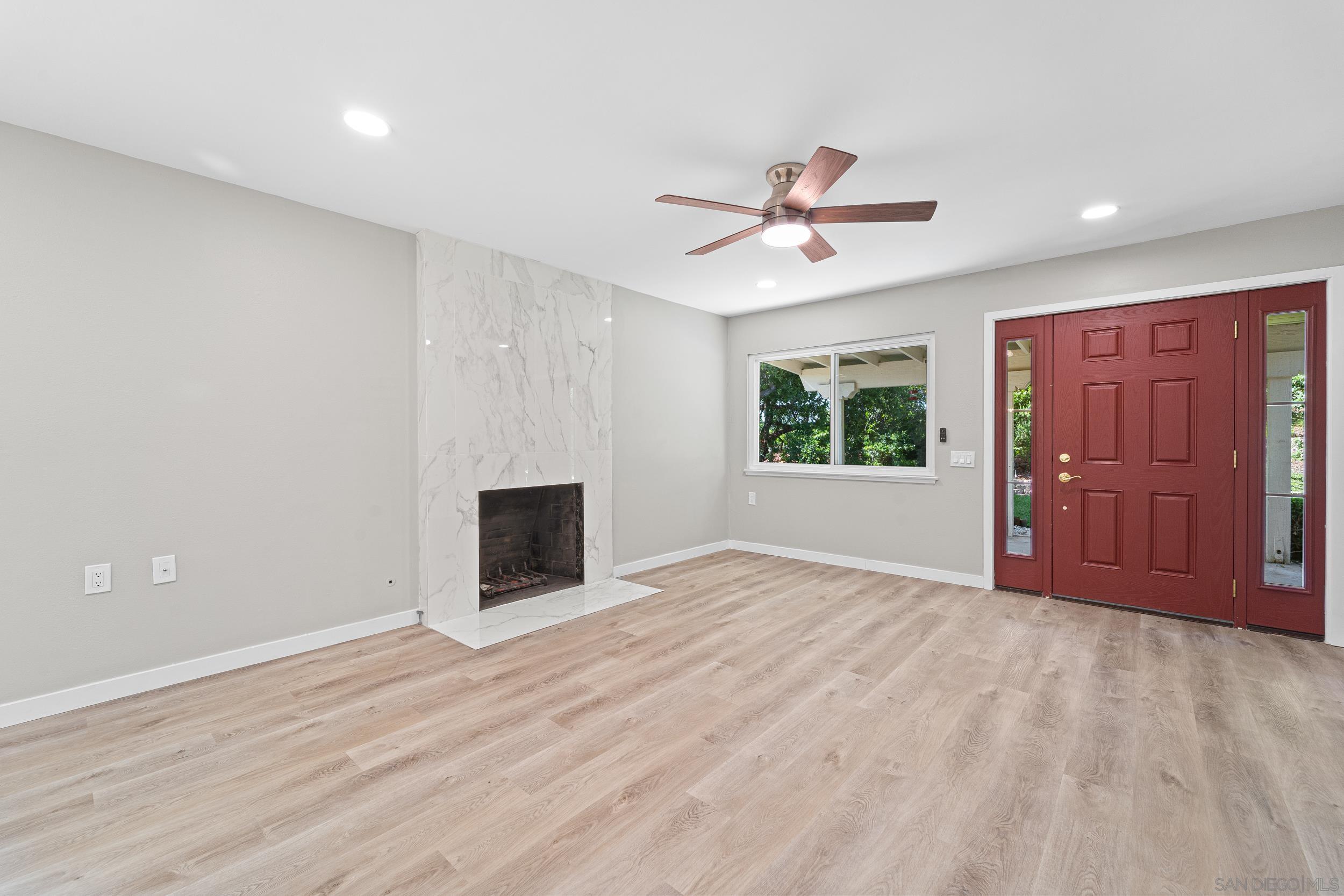 Detail Gallery Image 4 of 35 For 12424  Rios Road, San Diego,  CA 92128 - 2 Beds | 2 Baths