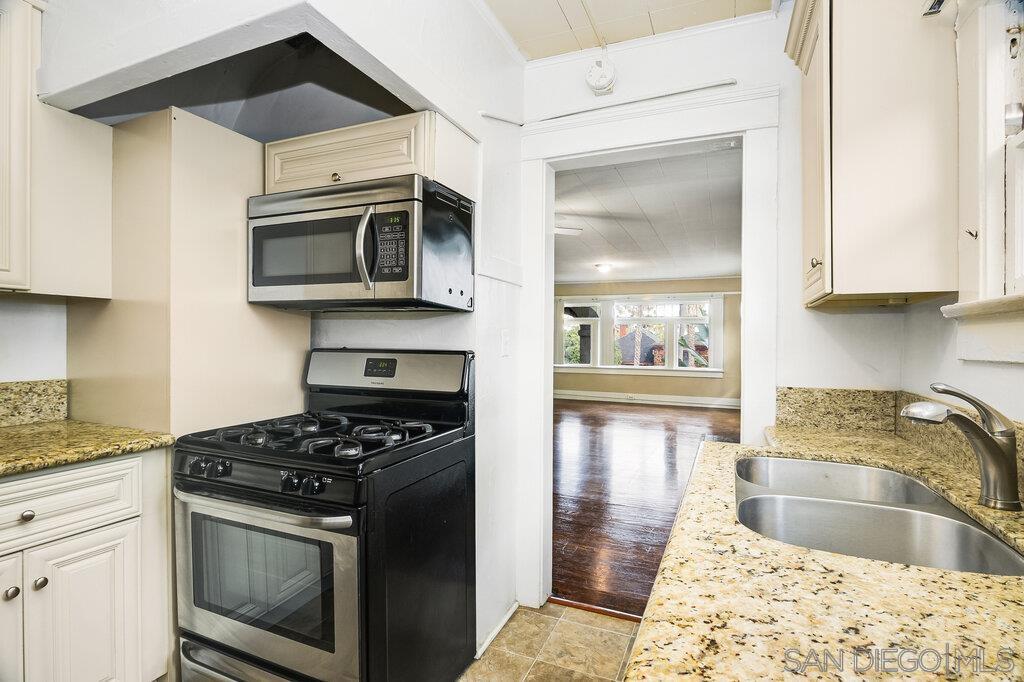 Detail Gallery Image 15 of 45 For 3574  4th Ave. (-80), San Diego,  CA 92103 - – Beds | – Baths