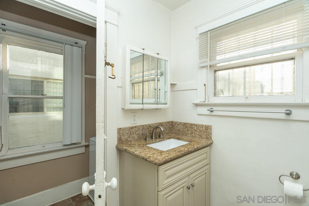 Detail Gallery Image 19 of 45 For 3574  4th Ave. (-80), San Diego,  CA 92103 - – Beds | – Baths