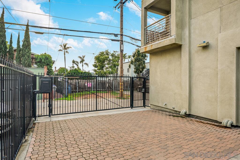 Detail Gallery Image 43 of 45 For 3574  4th Ave. (-80), San Diego,  CA 92103 - – Beds | – Baths