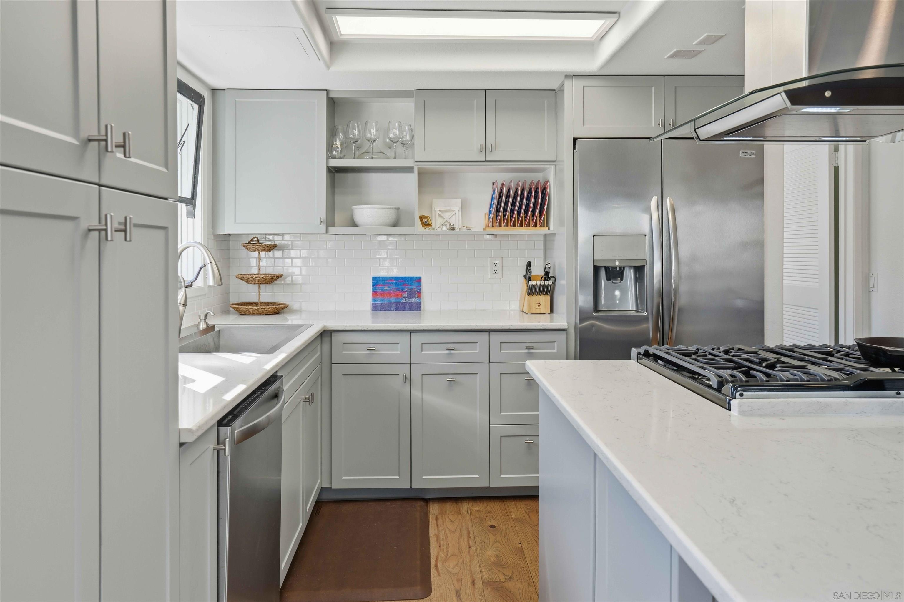 Detail Gallery Image 3 of 51 For 1210  7th Street, Coronado,  CA 92118 - 3 Beds | 3 Baths