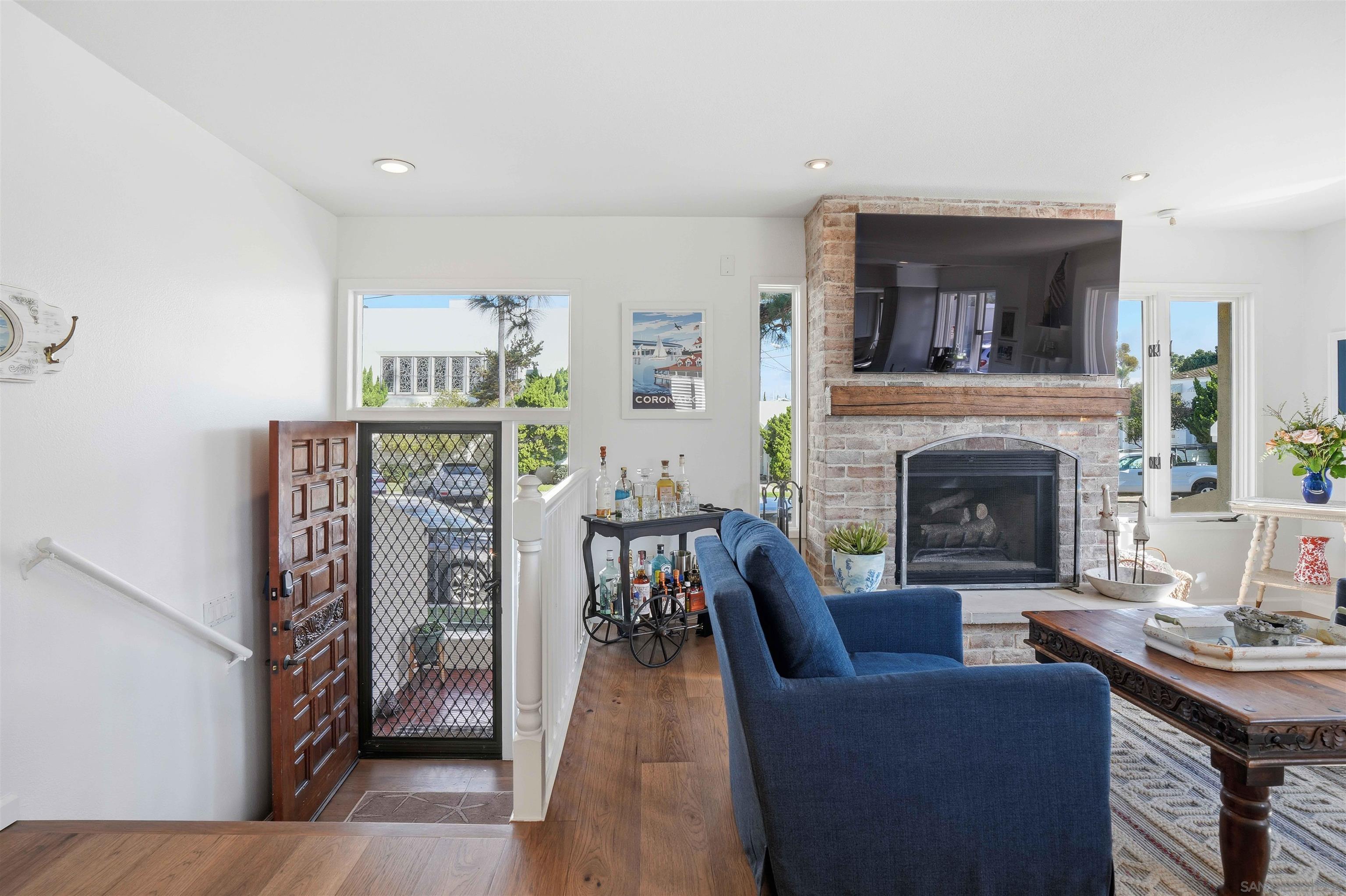 Detail Gallery Image 9 of 51 For 1210  7th Street, Coronado,  CA 92118 - 3 Beds | 3 Baths