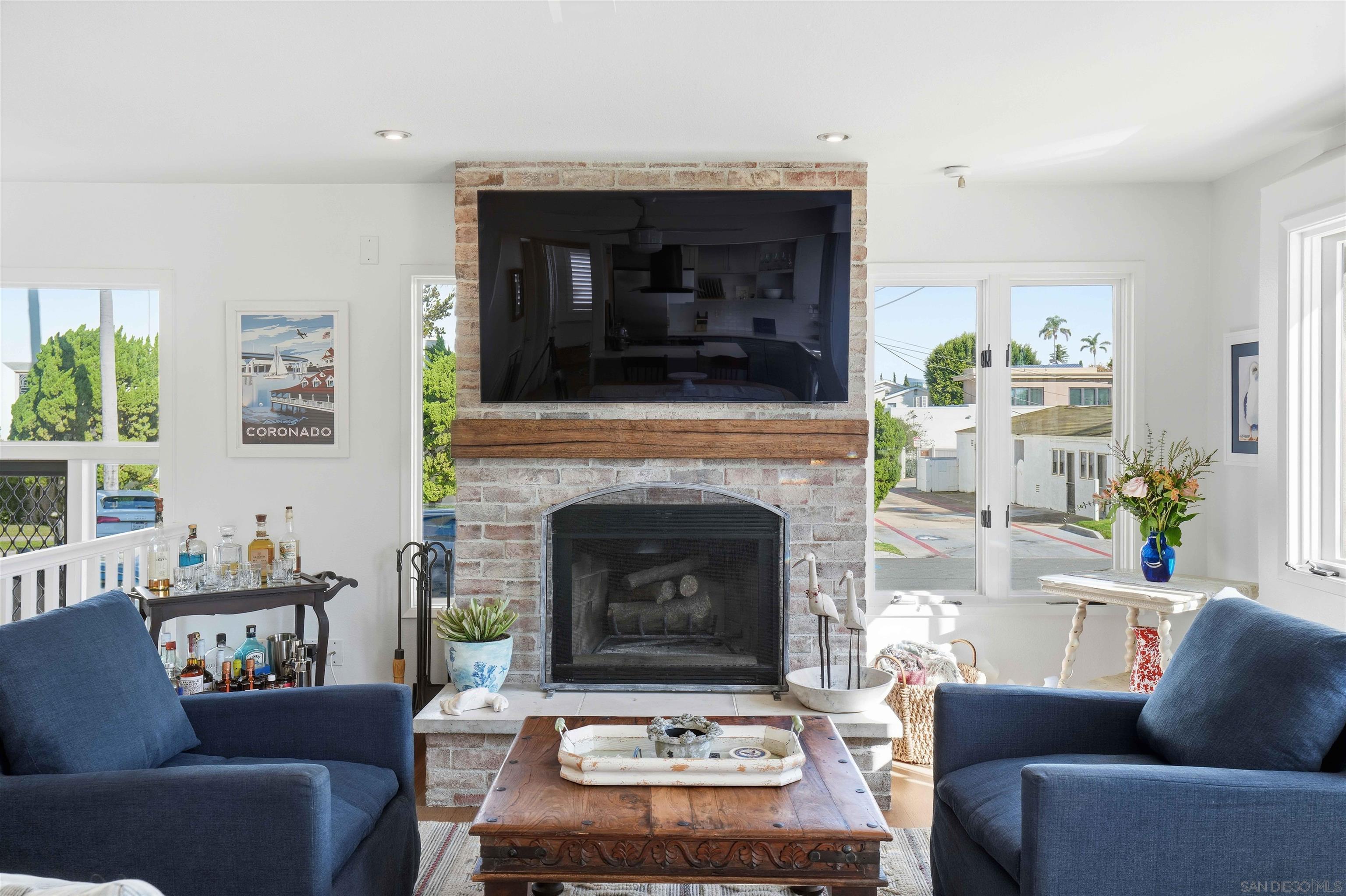 Detail Gallery Image 10 of 51 For 1210  7th Street, Coronado,  CA 92118 - 3 Beds | 3 Baths