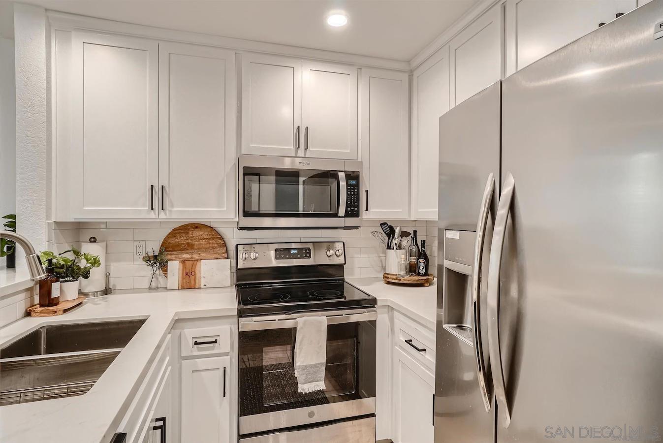 Detail Gallery Image 11 of 25 For 2218  River Run Dr  104, San Diego,  CA 92108 - 1 Beds | 1 Baths