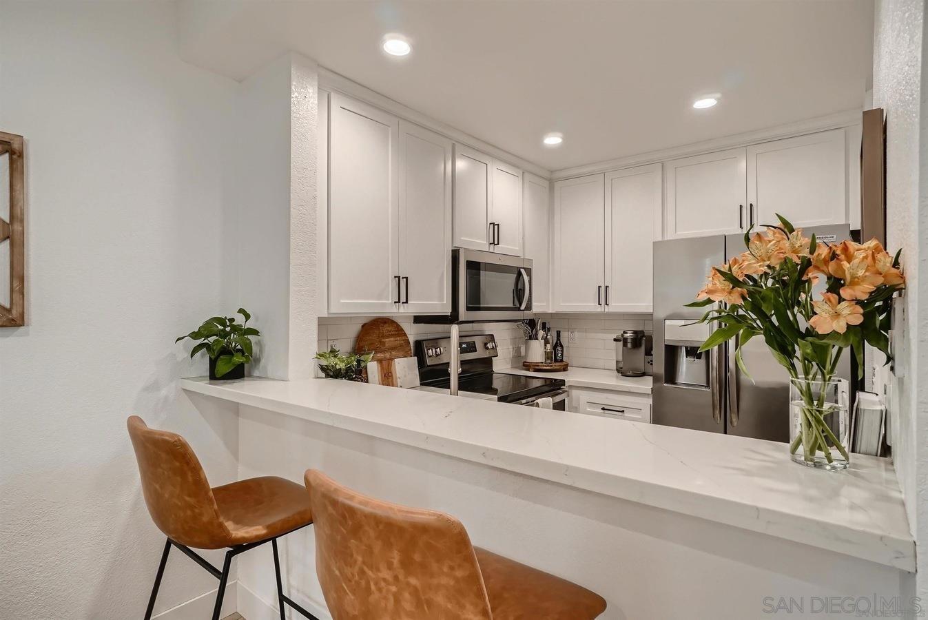 Detail Gallery Image 13 of 25 For 2218  River Run Dr  104, San Diego,  CA 92108 - 1 Beds | 1 Baths