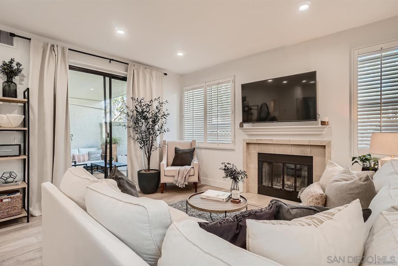 Detail Gallery Image 4 of 25 For 2218  River Run Dr  104, San Diego,  CA 92108 - 1 Beds | 1 Baths