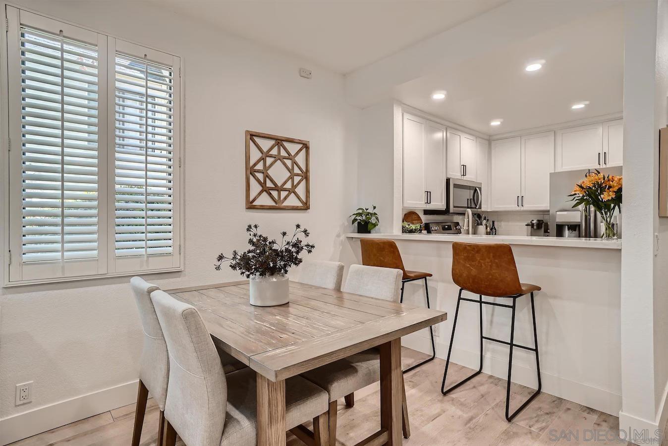 Detail Gallery Image 9 of 25 For 2218  River Run Dr  104, San Diego,  CA 92108 - 1 Beds | 1 Baths