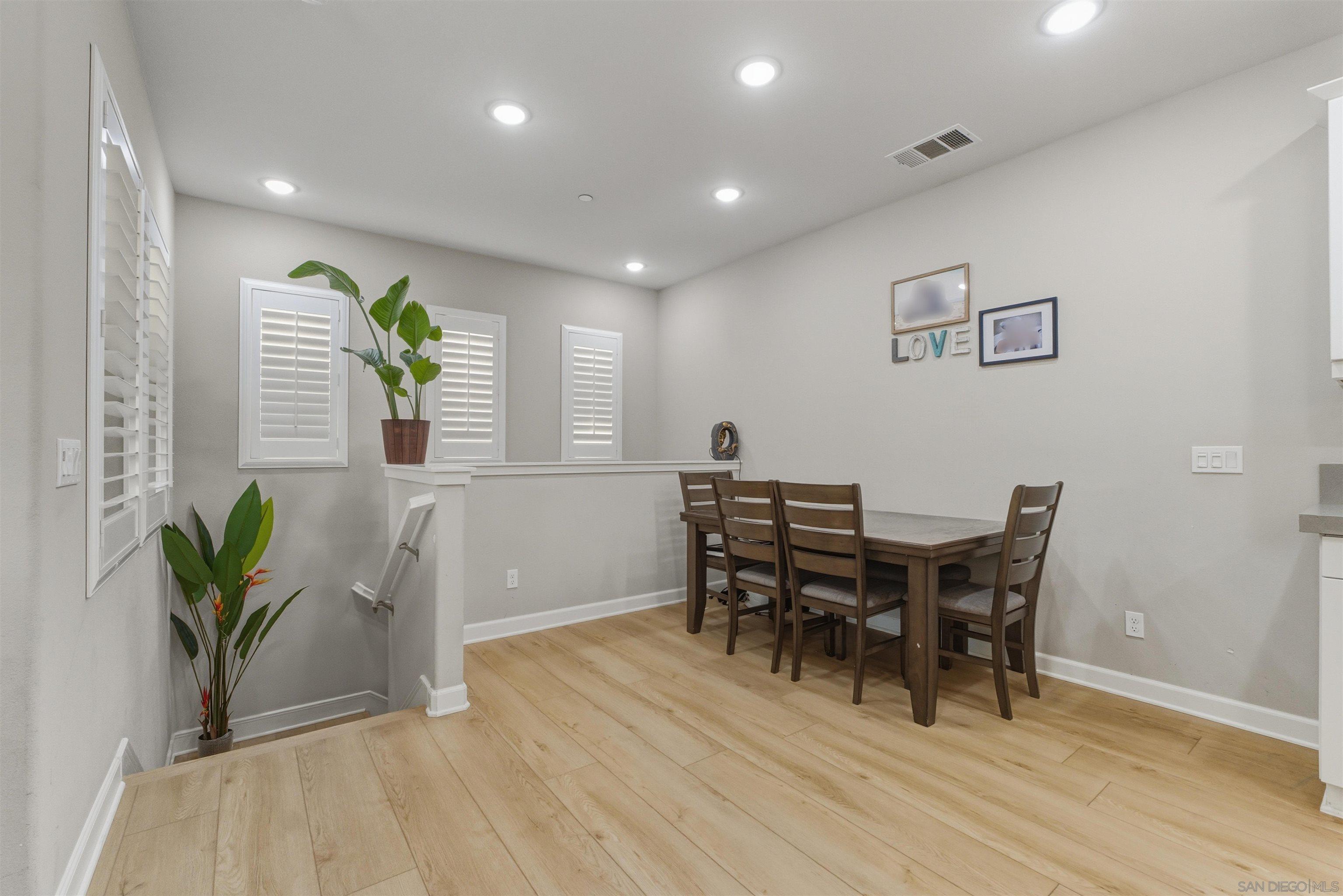 Detail Gallery Image 9 of 33 For 10849  Blake Way, San Diego,  CA 92129 - 3 Beds | 2 Baths