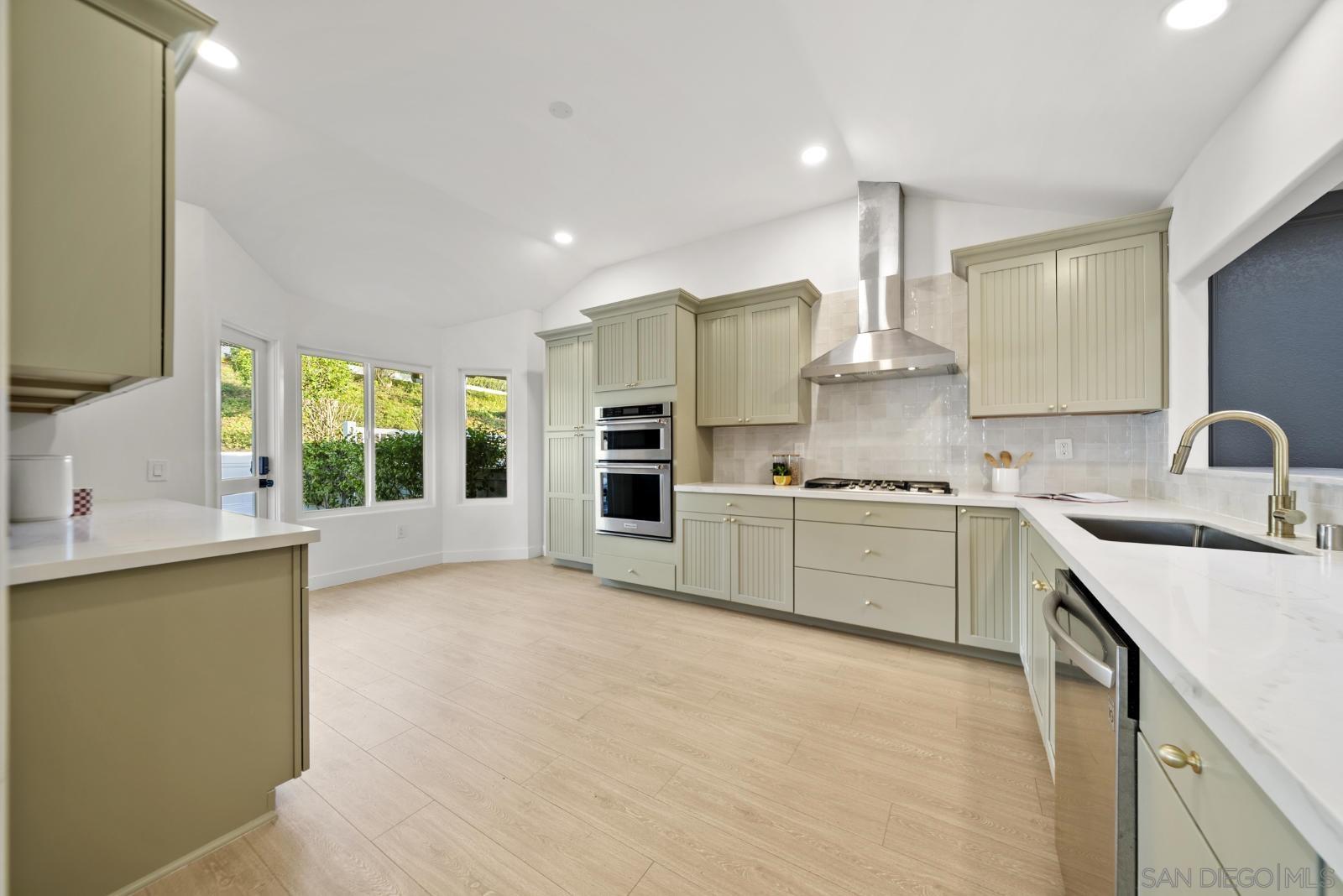 Detail Gallery Image 13 of 35 For 4710  Cordoba Way, Oceanside,  CA 92056 - 2 Beds | 2 Baths