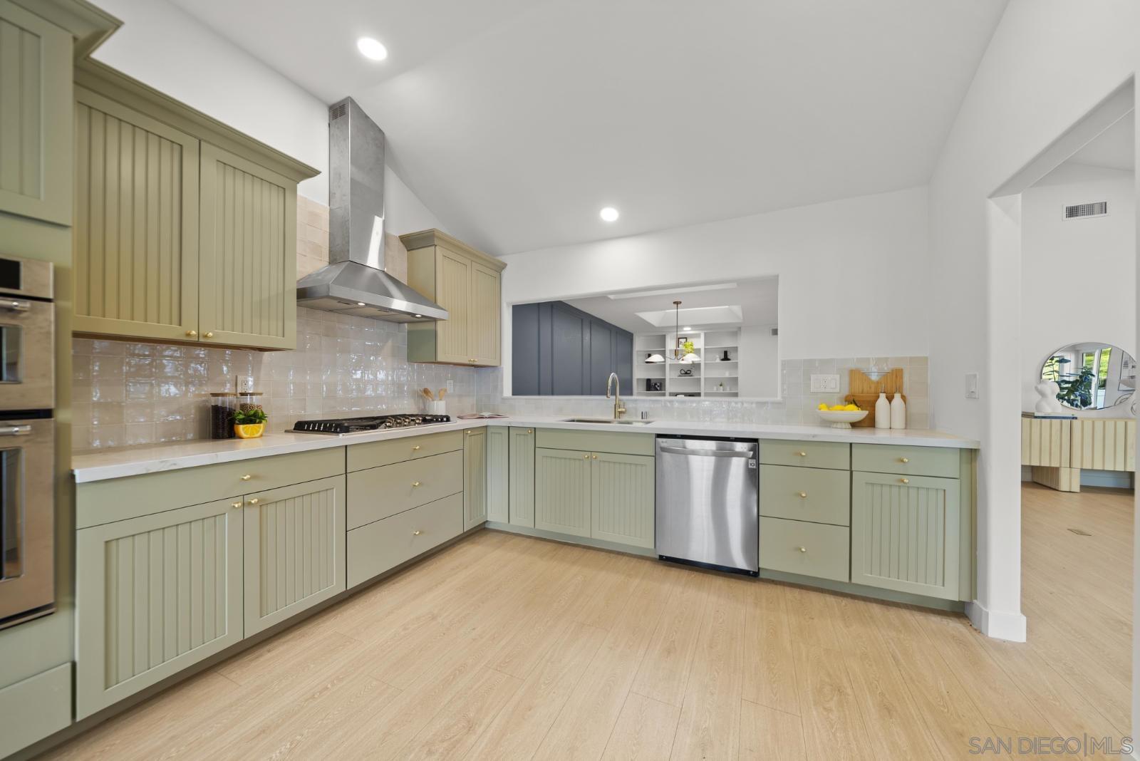 Detail Gallery Image 16 of 35 For 4710  Cordoba Way, Oceanside,  CA 92056 - 2 Beds | 2 Baths