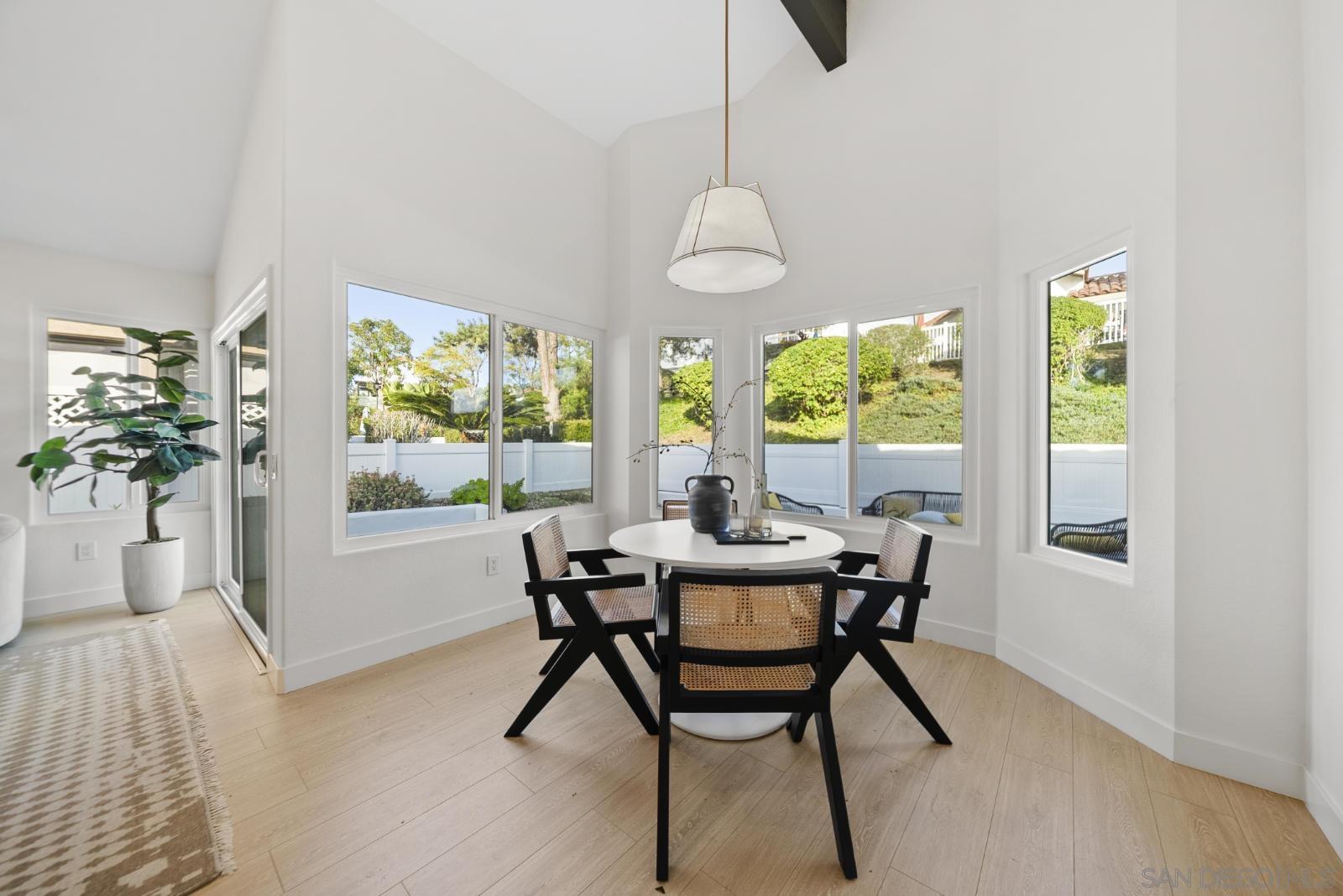 Detail Gallery Image 7 of 35 For 4710  Cordoba Way, Oceanside,  CA 92056 - 2 Beds | 2 Baths