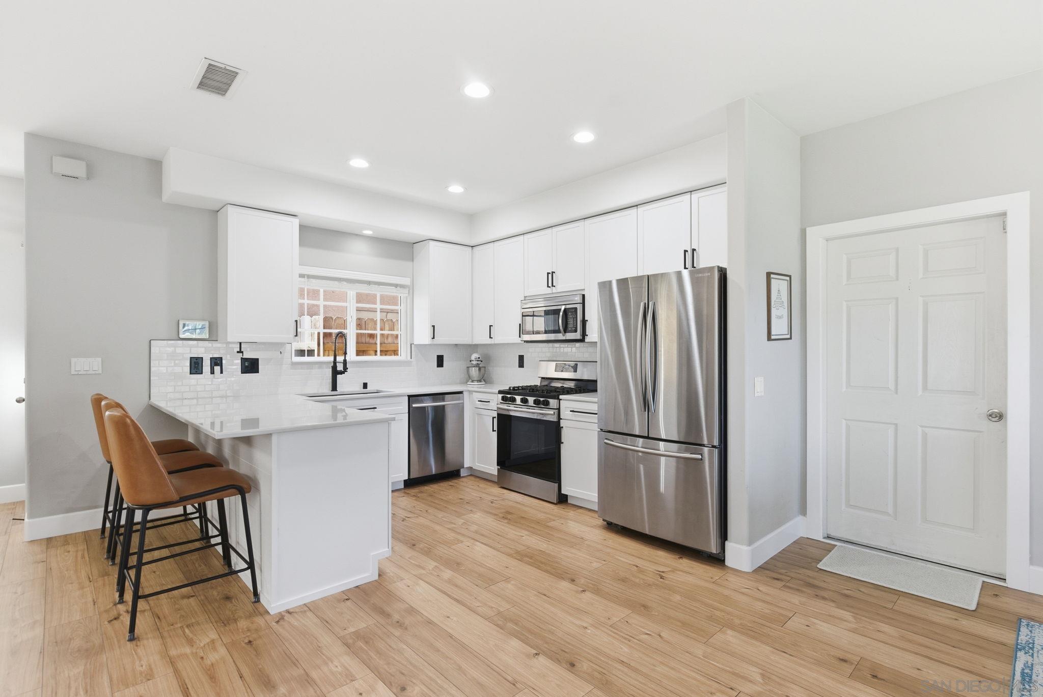 Detail Gallery Image 11 of 32 For 908  Florence St, Imperial Beach,  CA 91932 - 4 Beds | 2/1 Baths