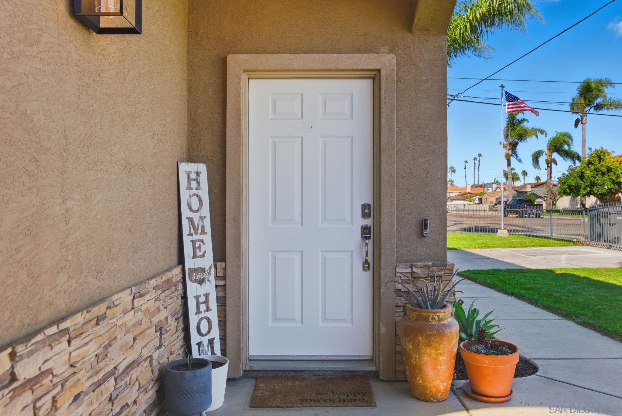 Detail Gallery Image 3 of 32 For 908  Florence St, Imperial Beach,  CA 91932 - 4 Beds | 2/1 Baths