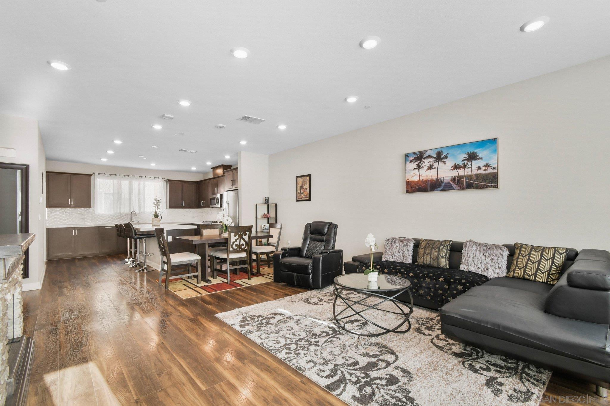 Detail Gallery Image 12 of 40 For 1956  Pavilion Ln, Chula Vista,  CA 91915 - 4 Beds | 3/1 Baths