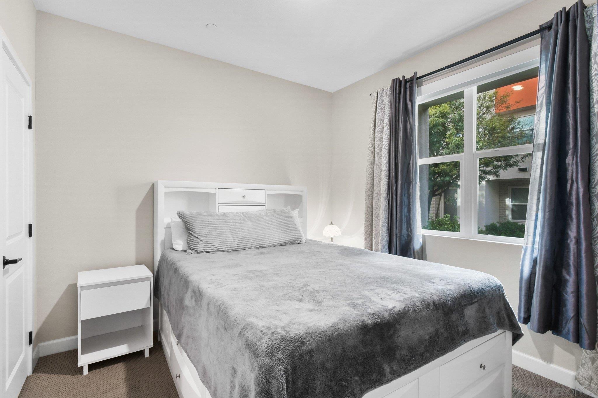 Detail Gallery Image 15 of 40 For 1956  Pavilion Ln, Chula Vista,  CA 91915 - 4 Beds | 3/1 Baths