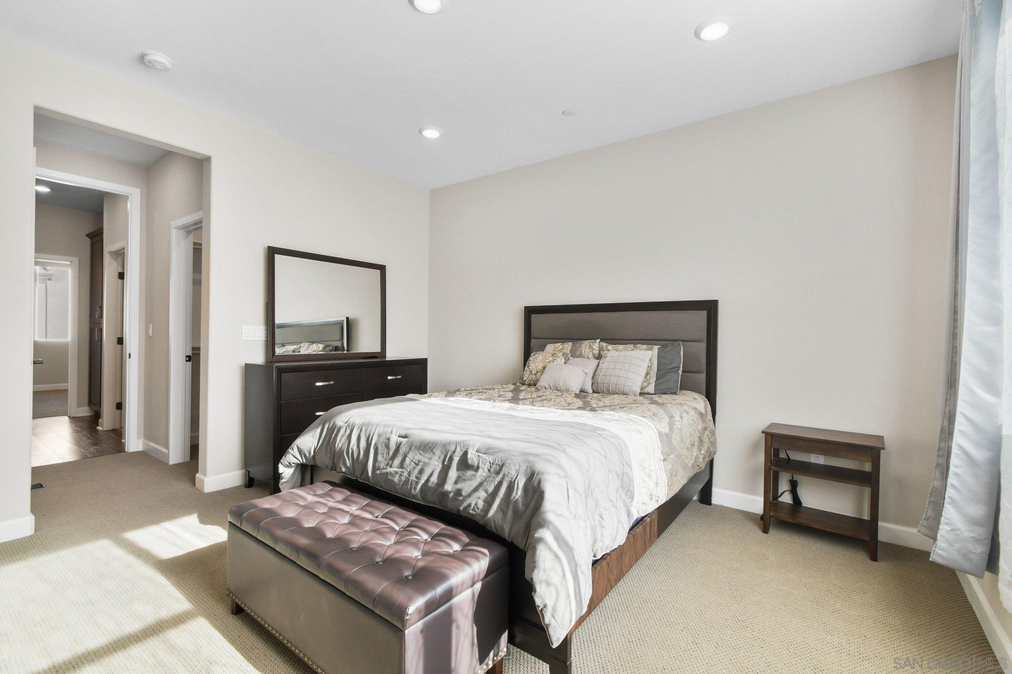 Detail Gallery Image 26 of 40 For 1956  Pavilion Ln, Chula Vista,  CA 91915 - 4 Beds | 3/1 Baths