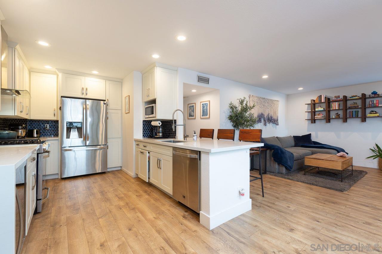 Front Image Thumbnail for SD2600415