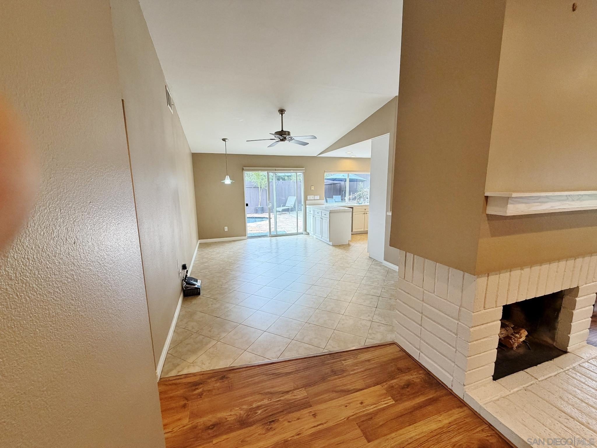 Detail Gallery Image 9 of 31 For 9970  Mesa Madera Dr, San Diego,  CA 92131 - 3 Beds | 2 Baths