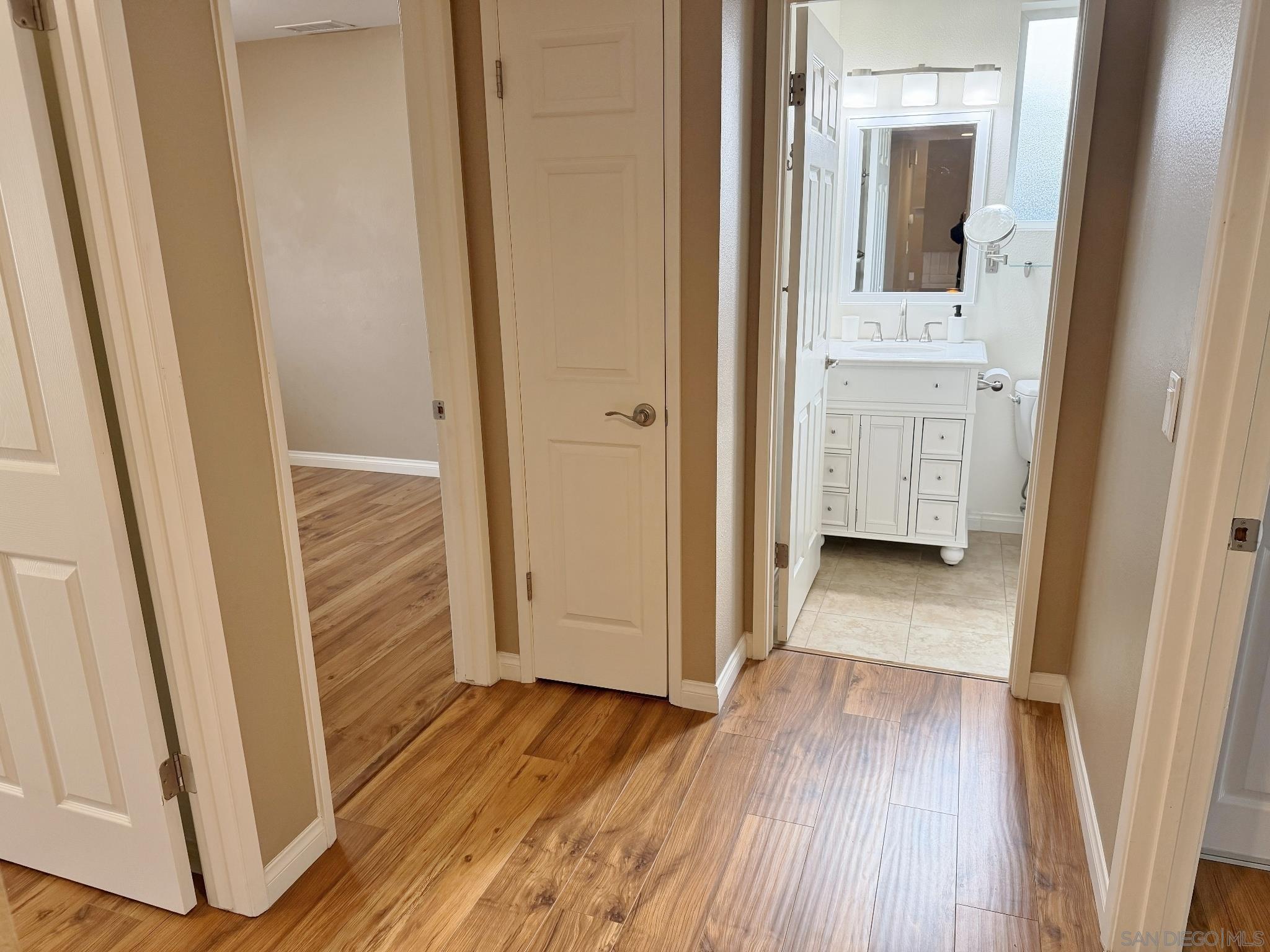 Detail Gallery Image 14 of 31 For 9970  Mesa Madera Dr, San Diego,  CA 92131 - 3 Beds | 2 Baths