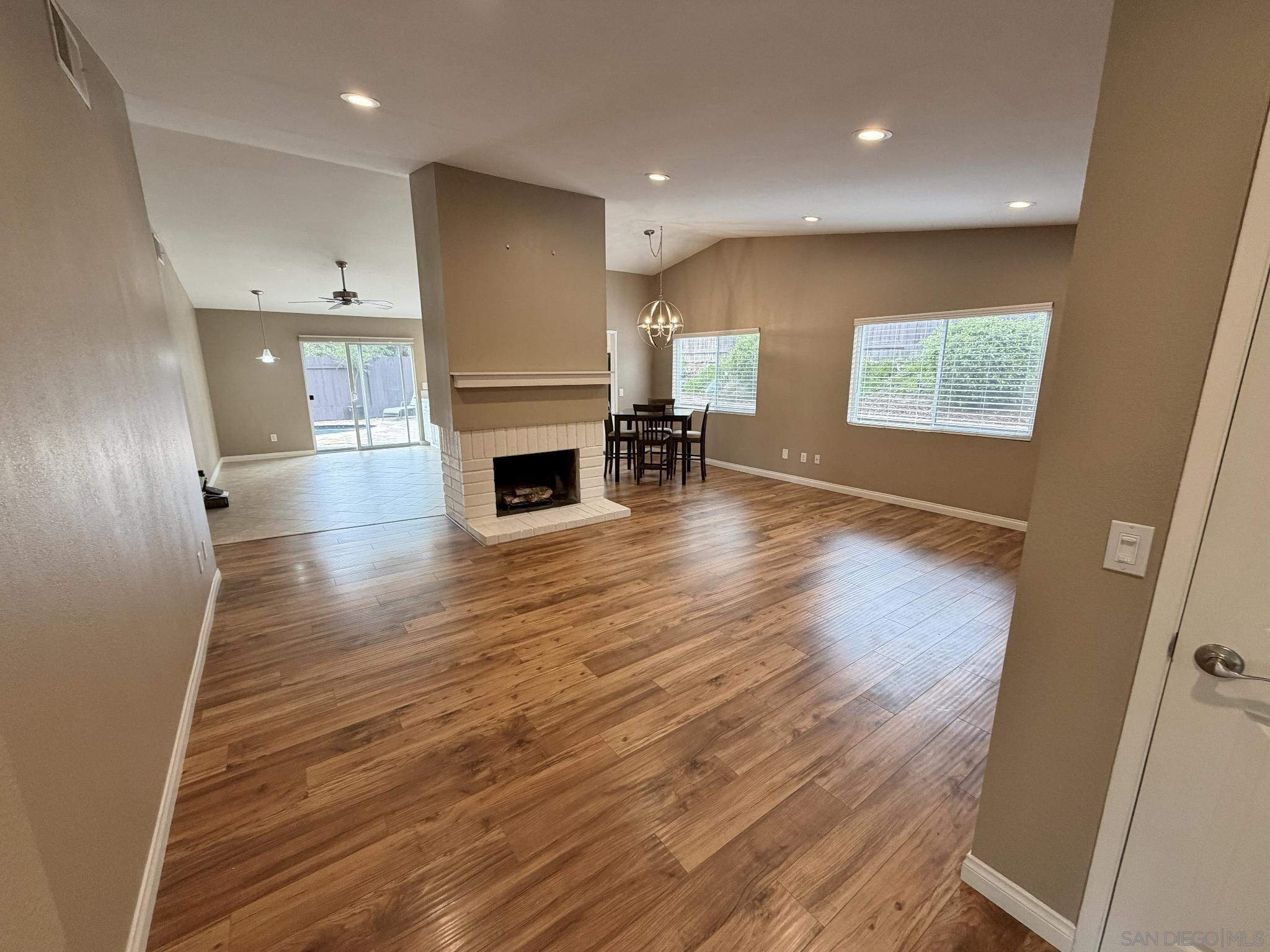 Detail Gallery Image 7 of 31 For 9970  Mesa Madera Dr, San Diego,  CA 92131 - 3 Beds | 2 Baths