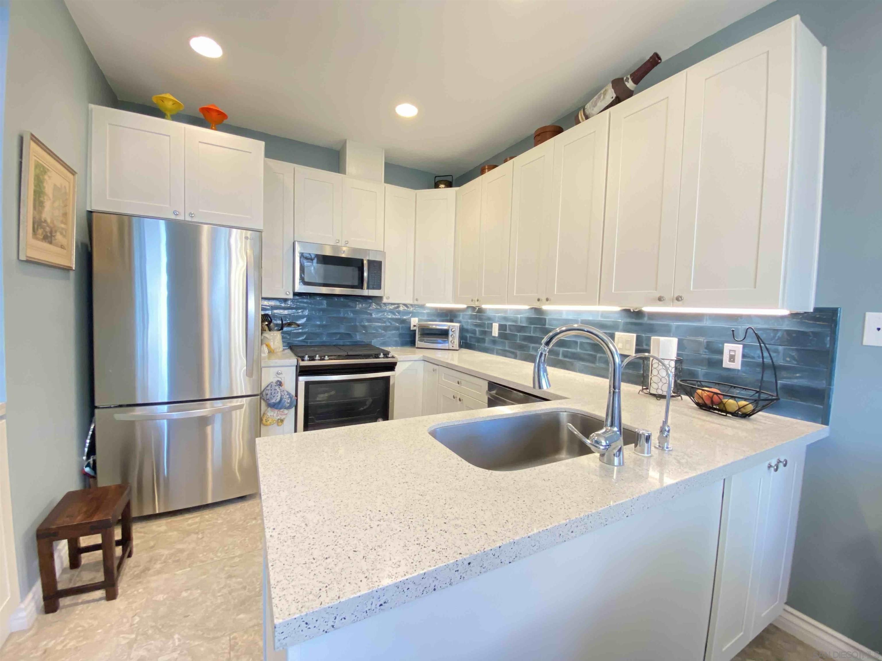 Detail Gallery Image 13 of 32 For 13319  Kibbings Rd, San Diego,  CA 92130 - 3 Beds | 2/1 Baths