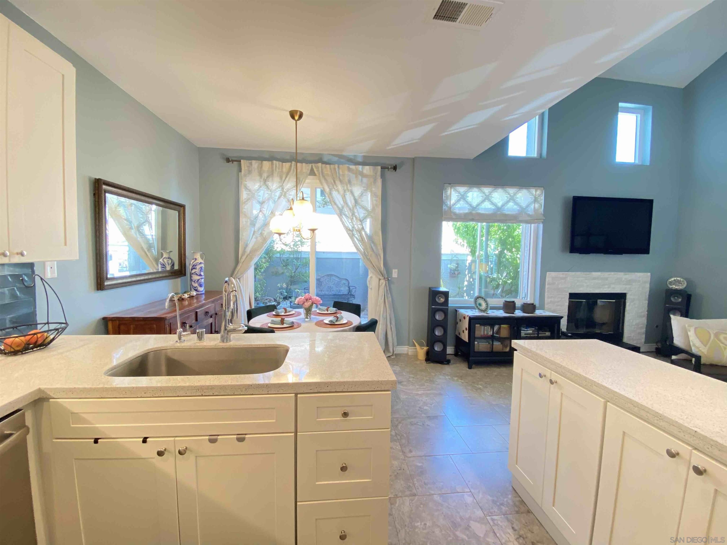 Detail Gallery Image 14 of 32 For 13319  Kibbings Rd, San Diego,  CA 92130 - 3 Beds | 2/1 Baths