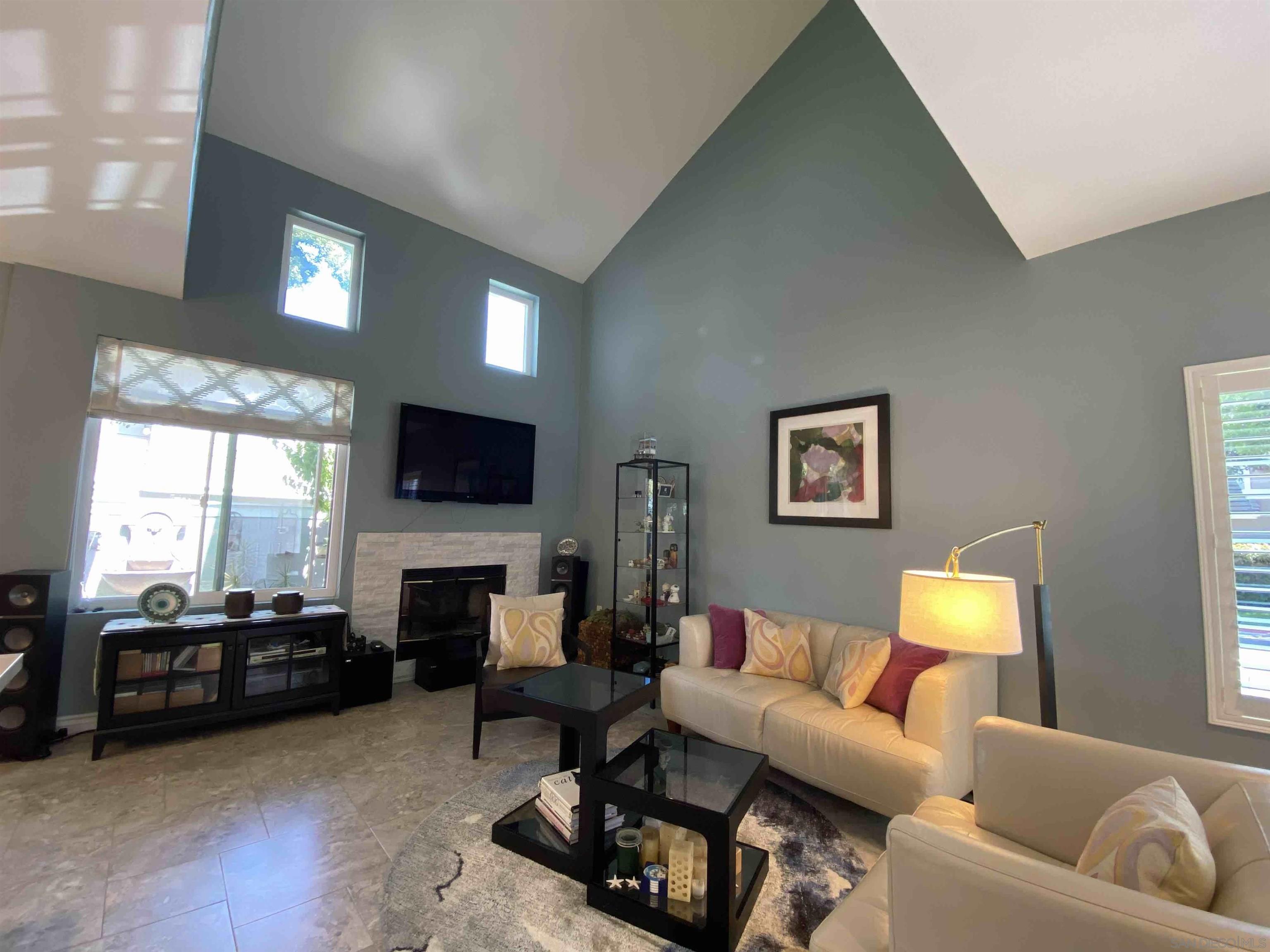 Detail Gallery Image 6 of 32 For 13319  Kibbings Rd, San Diego,  CA 92130 - 3 Beds | 2/1 Baths