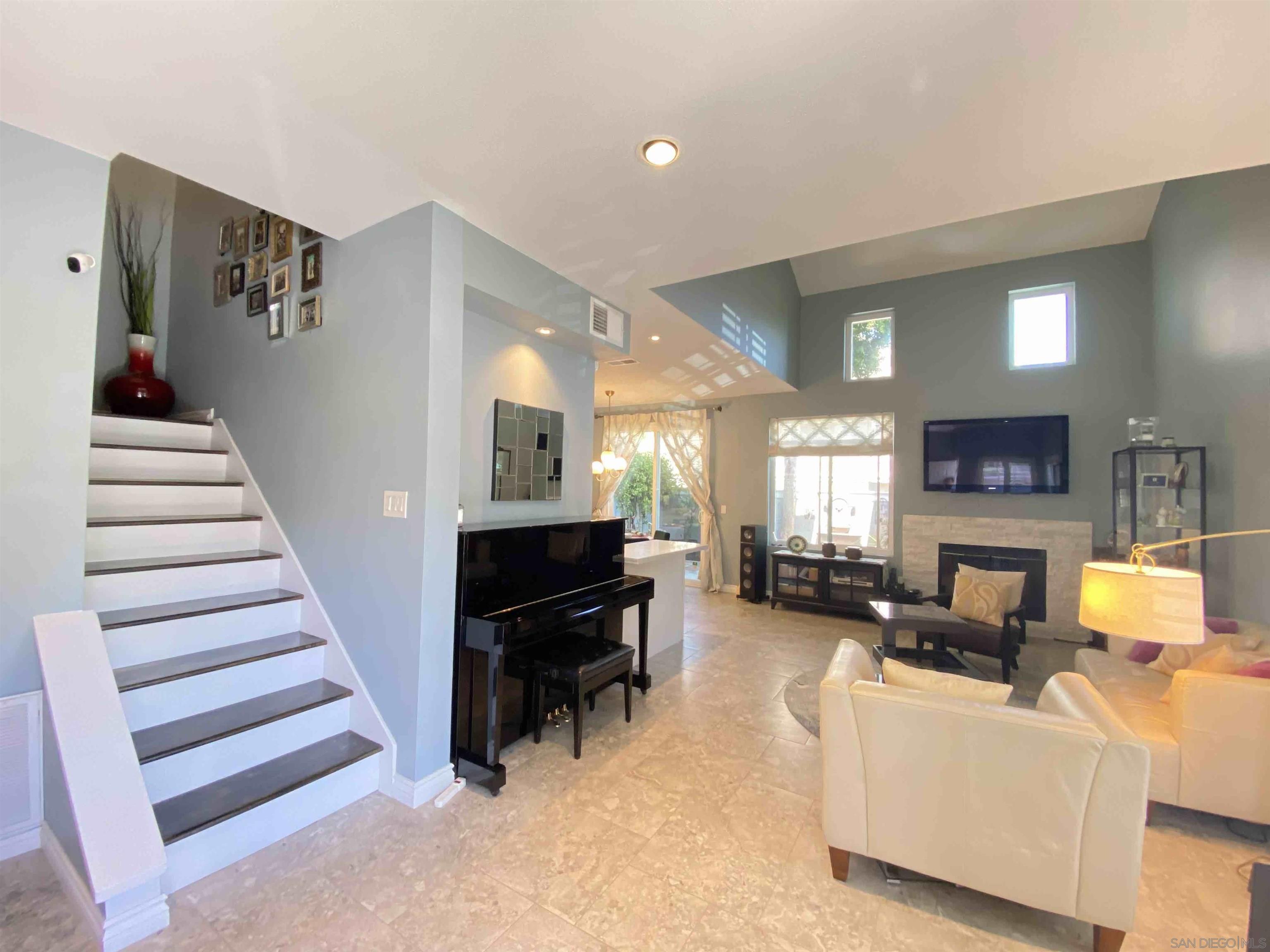 Detail Gallery Image 8 of 32 For 13319  Kibbings Rd, San Diego,  CA 92130 - 3 Beds | 2/1 Baths