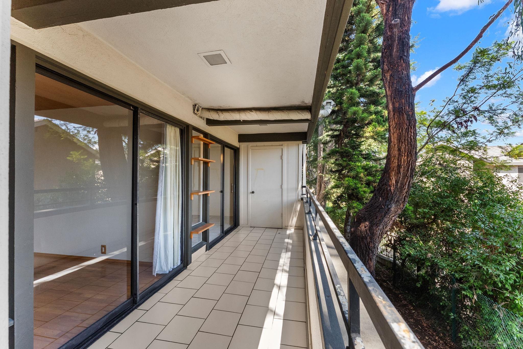 Detail Gallery Image 18 of 28 For 2533  Navarra Dr  2a,  Carlsbad,  CA 92009 - 2 Beds | 2 Baths