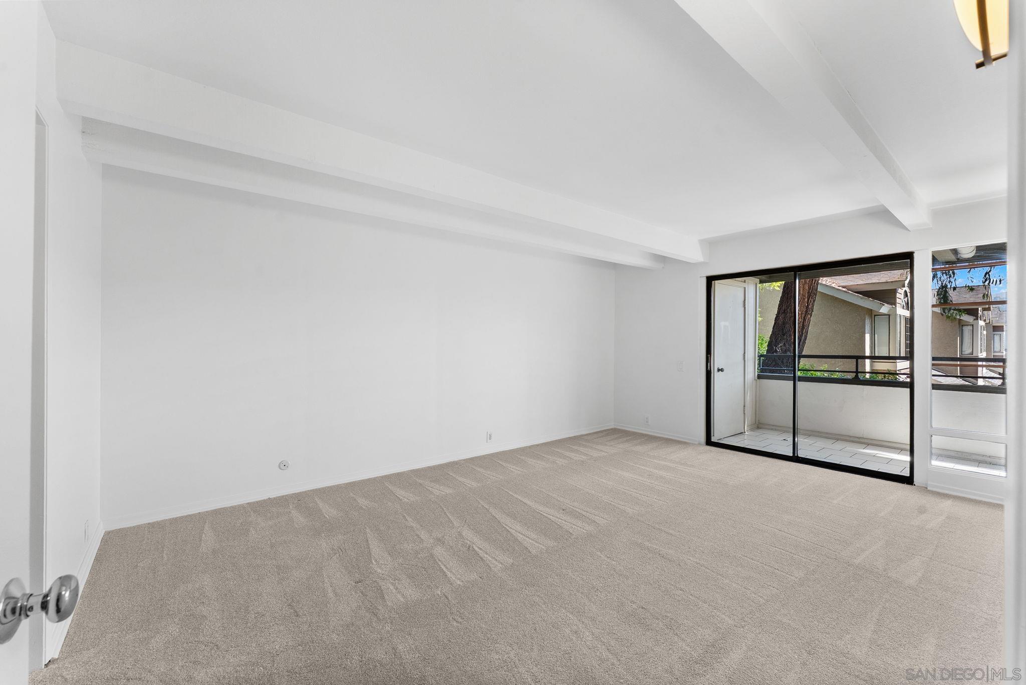 Detail Gallery Image 9 of 28 For 2533  Navarra Dr  2a,  Carlsbad,  CA 92009 - 2 Beds | 2 Baths