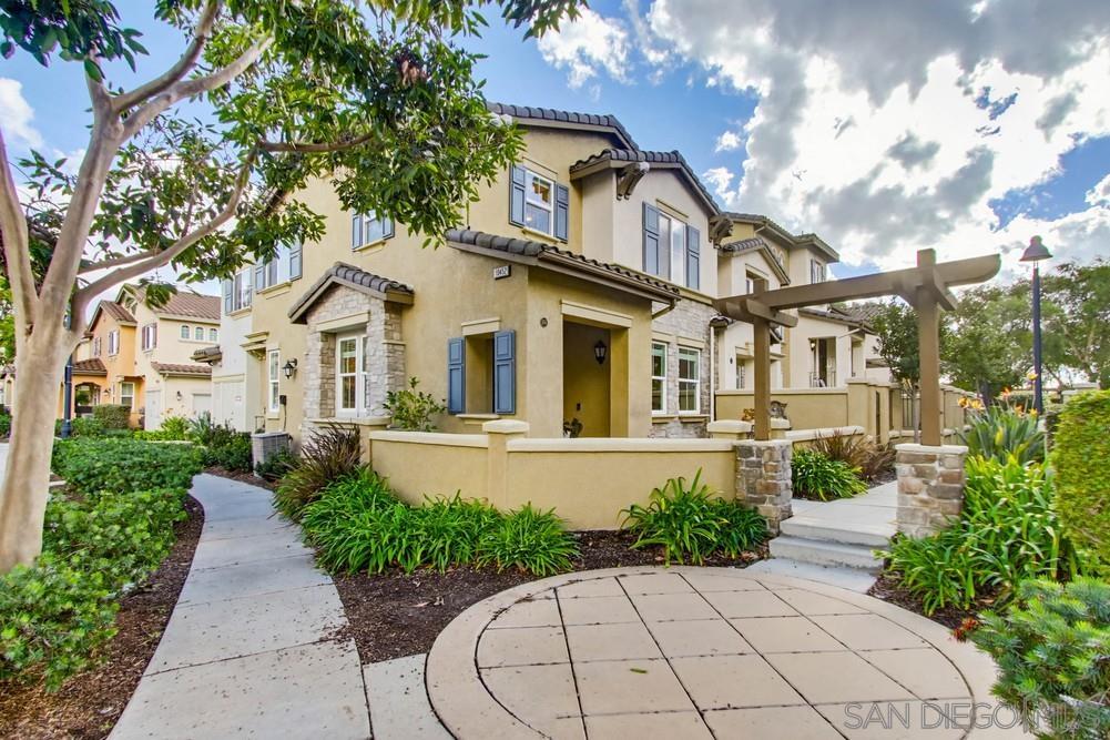 Detail Gallery Image 2 of 44 For 10452  Whitcomb Way  #166,  San Diego,  CA 92127 - 3 Beds | 2/1 Baths