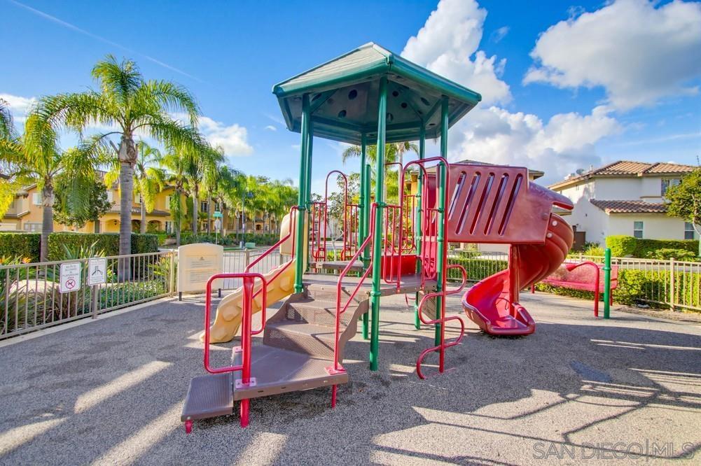 Detail Gallery Image 37 of 44 For 10452  Whitcomb Way  #166,  San Diego,  CA 92127 - 3 Beds | 2/1 Baths