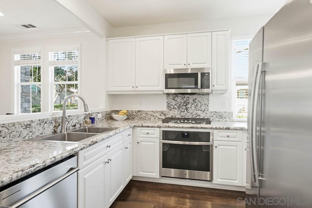 Detail Gallery Image 10 of 44 For 10452  Whitcomb Way  #166,  San Diego,  CA 92127 - 3 Beds | 2/1 Baths
