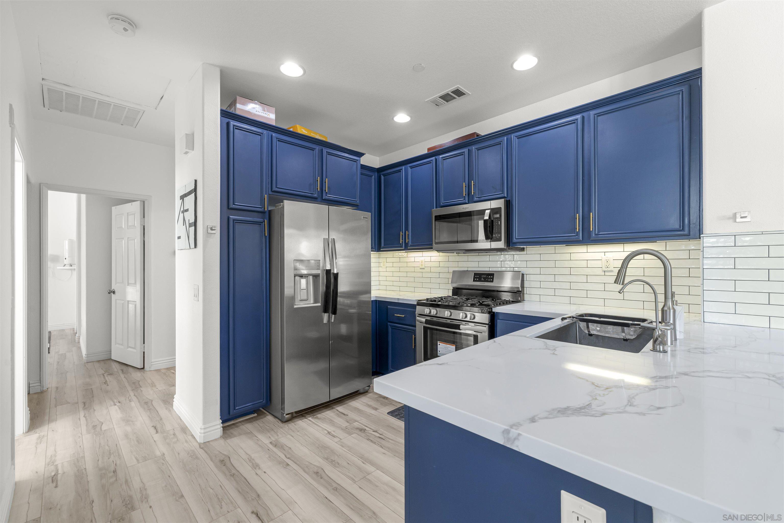 Detail Gallery Image 10 of 33 For 1800 E Lakeshore 1212, Lake Elsinore,  CA 92530 - 2 Beds | 2 Baths