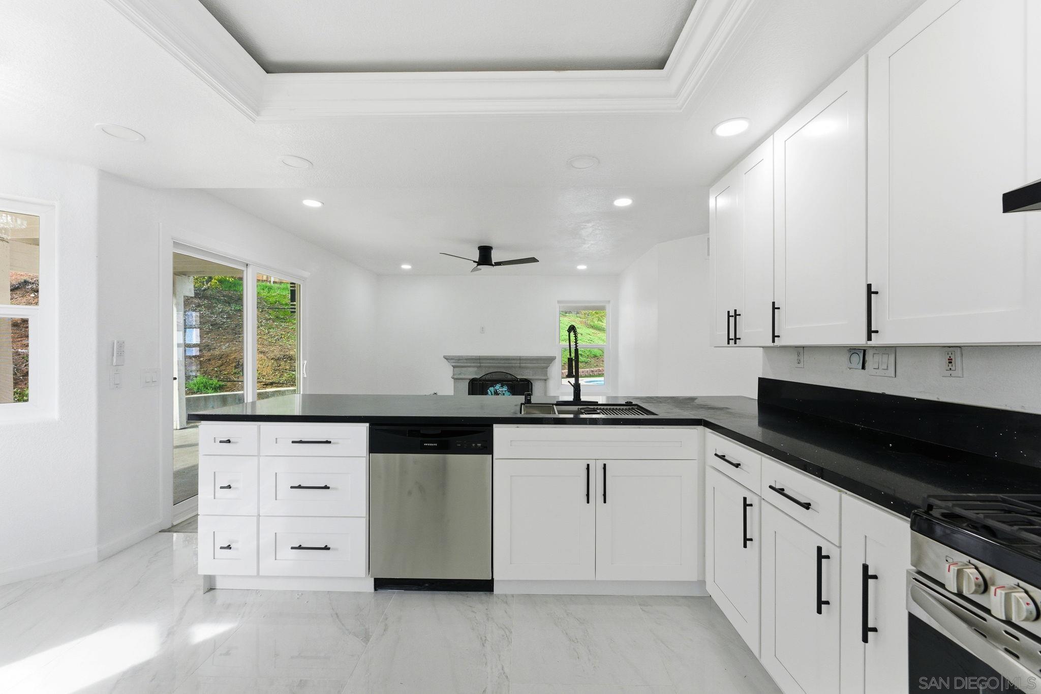 Detail Gallery Image 22 of 39 For 13625  Darryl Ct, El Cajon,  CA 92021 - 4 Beds | 3 Baths