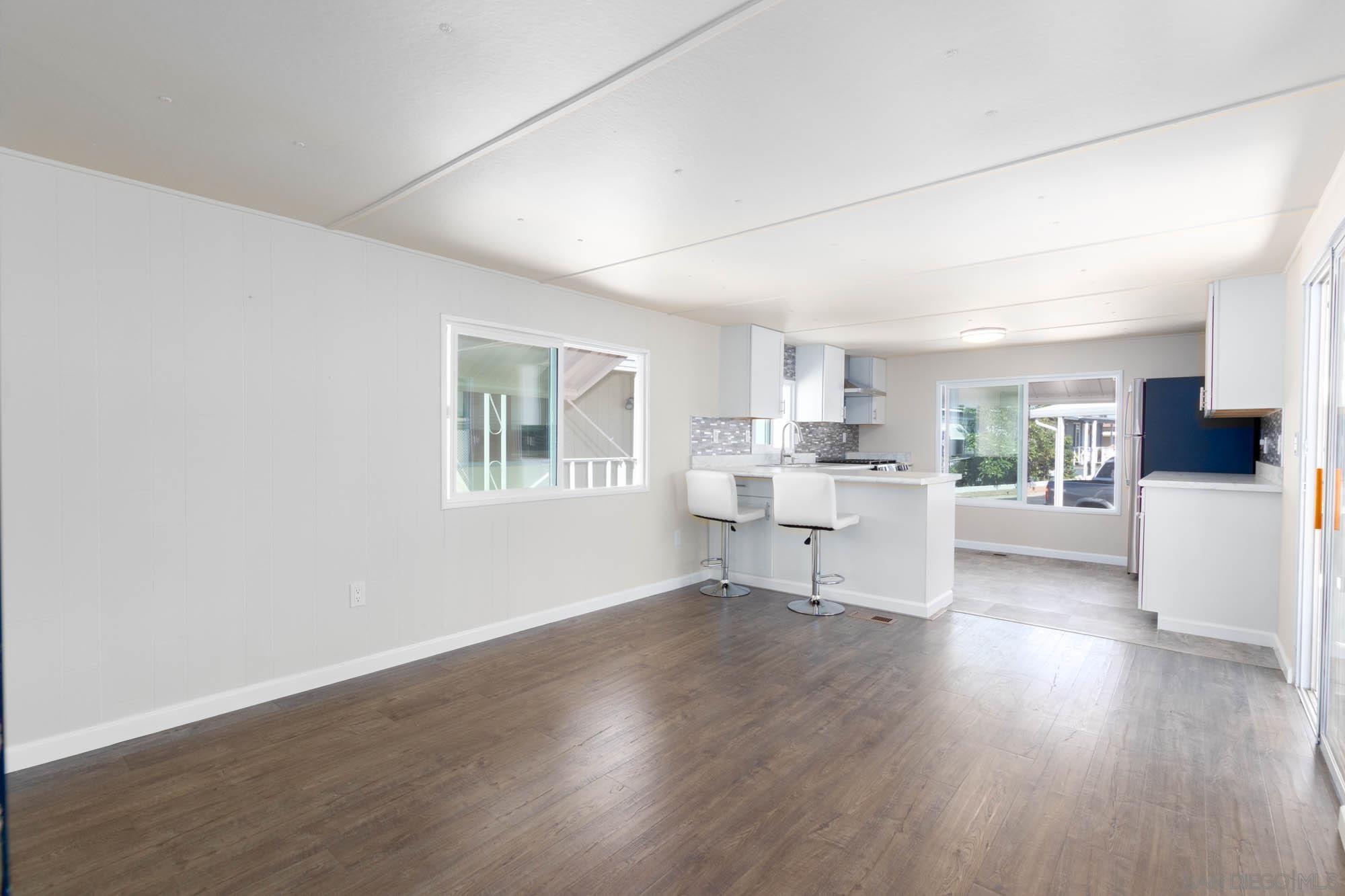 Detail Gallery Image 2 of 24 For 677  G St  #103.5,  Chula Vista,  CA 91910 - 1 Beds | 1 Baths