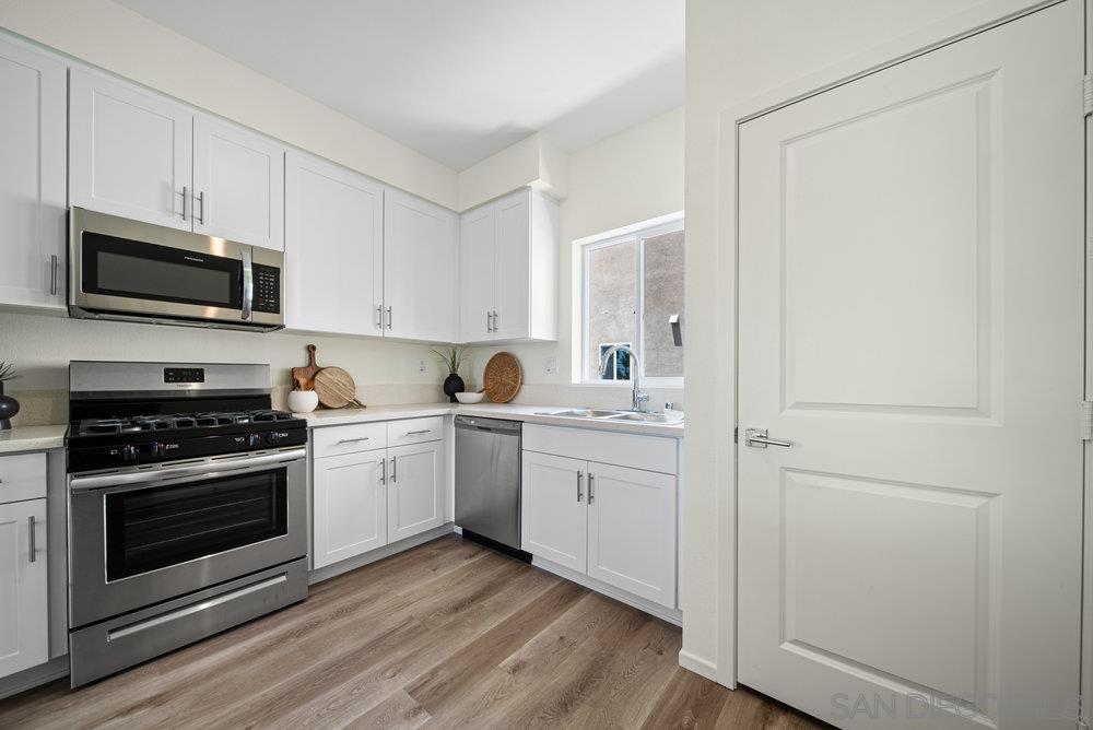 Detail Gallery Image 14 of 52 For 8180  Golden Ave, Lemon Grove,  CA 91945 - 3 Beds | 3 Baths