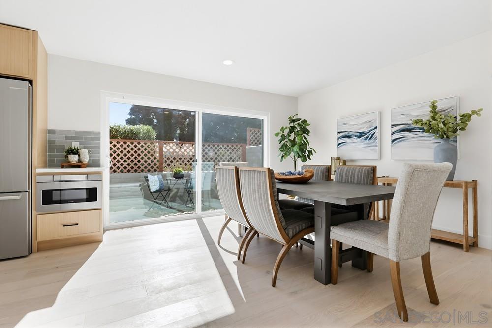 Detail Gallery Image 12 of 44 For 2003  Caminito Circulo Norte, La Jolla,  CA 92037 - 3 Beds | 2/1 Baths